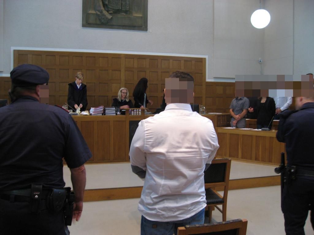 Der OGH bestätigt das Urteil wegen versuchten Mordes. Der OGH bestätigt das Urteil wegen versuchten Mordes.