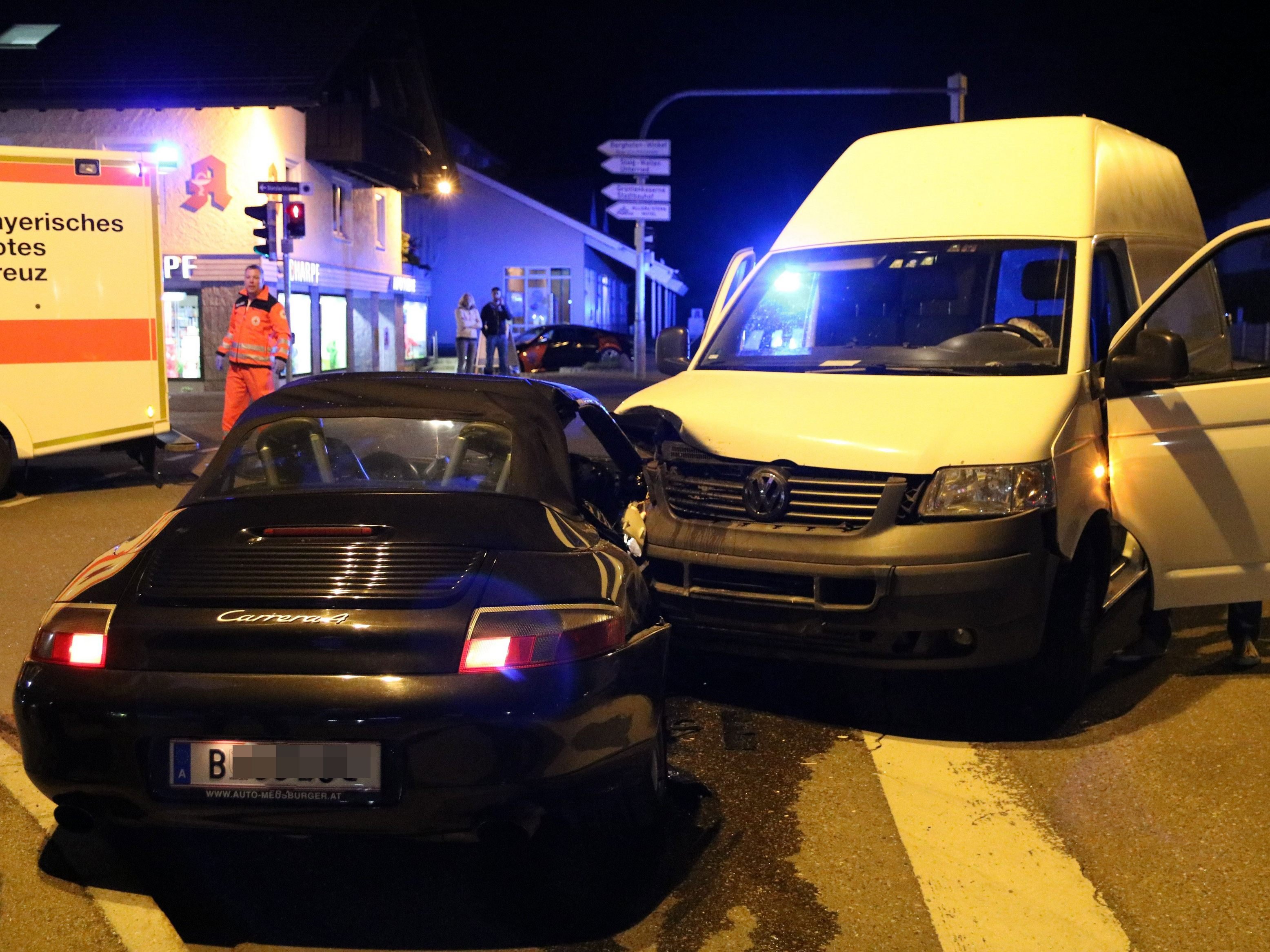 An beiden Pkw entstand Totalschaden. An beiden Pkw entstand Totalschaden.