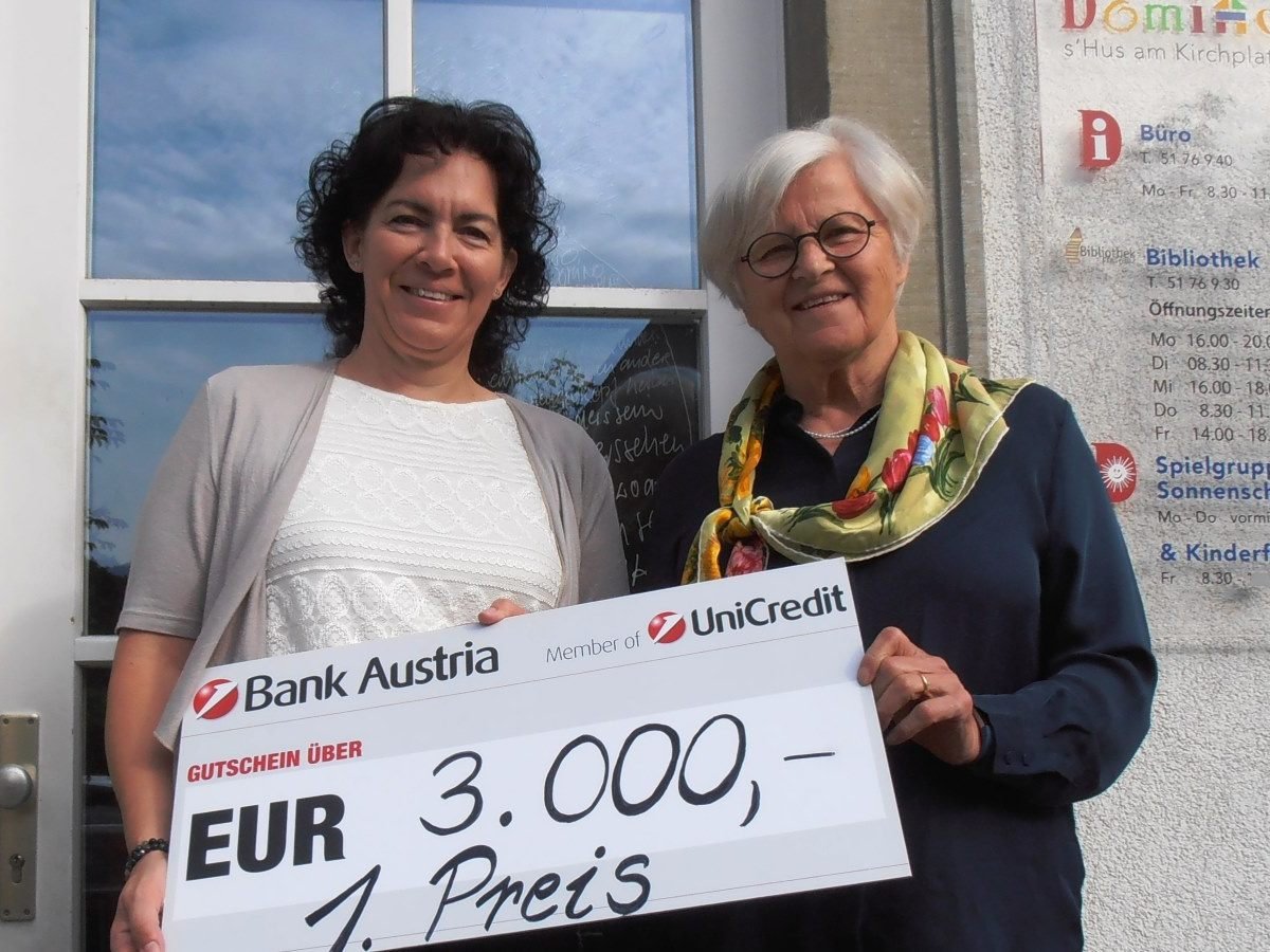 Roswitha Tschamon und Christl Stadler freuen sich über den ersten Platz beim Bibliothekspreis. Roswitha Tschamon und Christl Stadler freuen sich über den ersten Platz beim Bibliothekspreis.