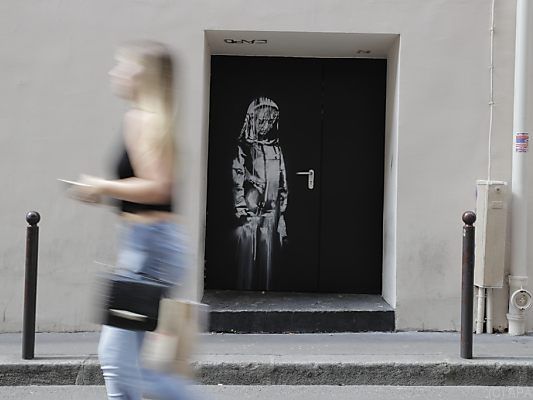 Ein Bild in einer Seitenstraße des Musikclubs "Bataclan"