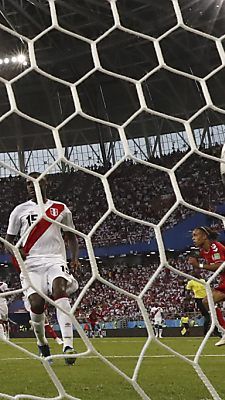 Yussuf Poulsen fixierte den Sieg für die Dänen