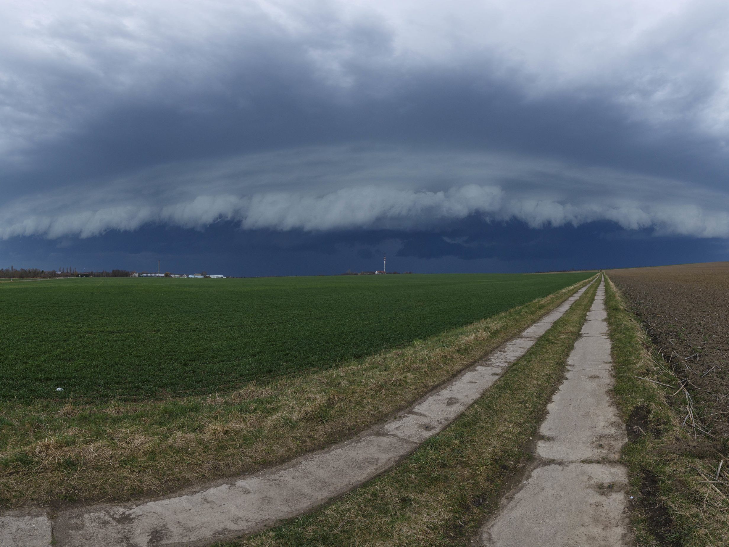 Das Wetter bleibt auch diese Woche sehr wechselhaft. / Symbolbilb