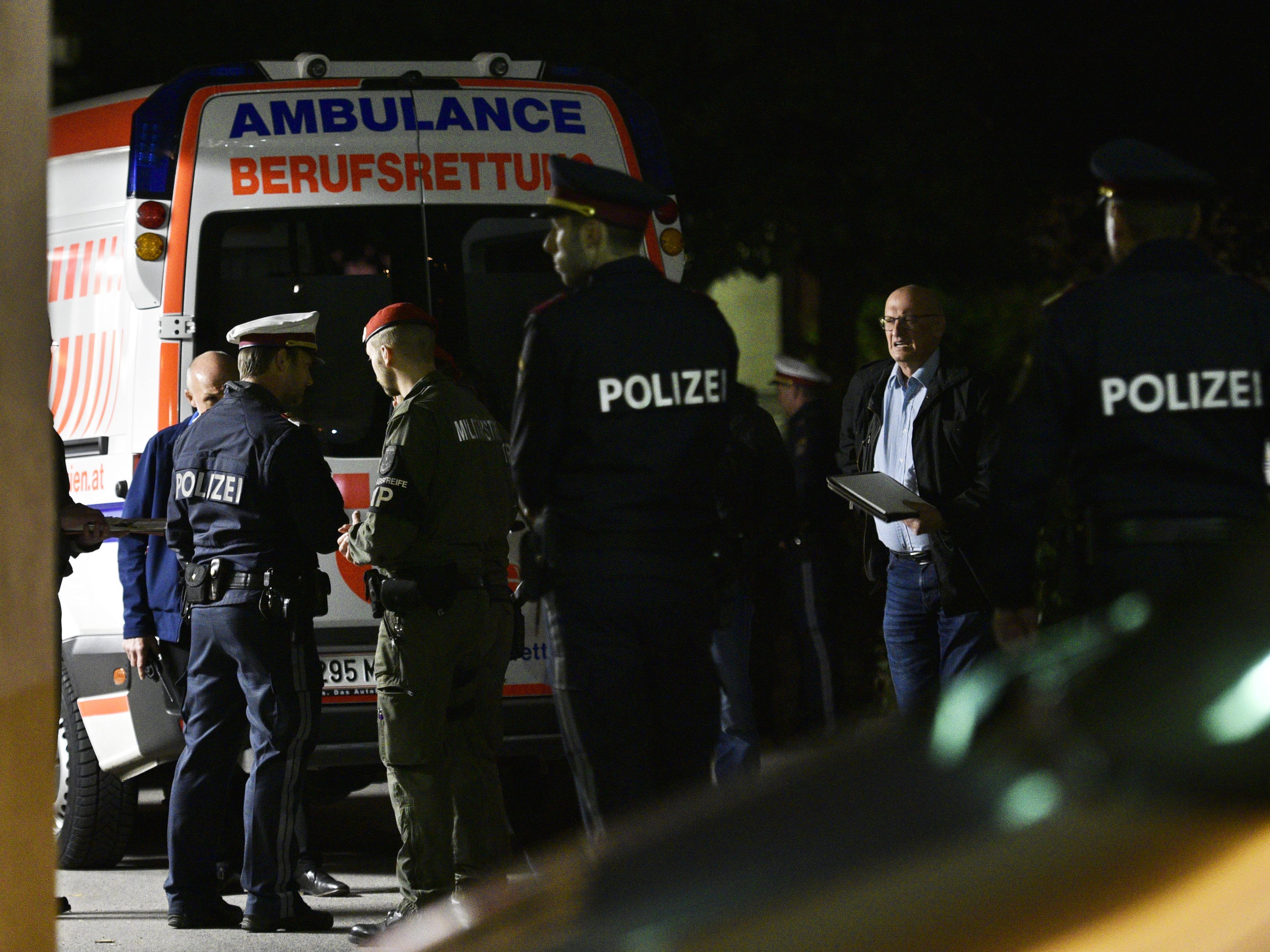 Soldat in Kaserne erschossen: 22-Jähriger zu 15 Jahren Haft verurteilt. Soldat in Kaserne erschossen: 22-Jähriger zu 15 Jahren Haft verurteilt.