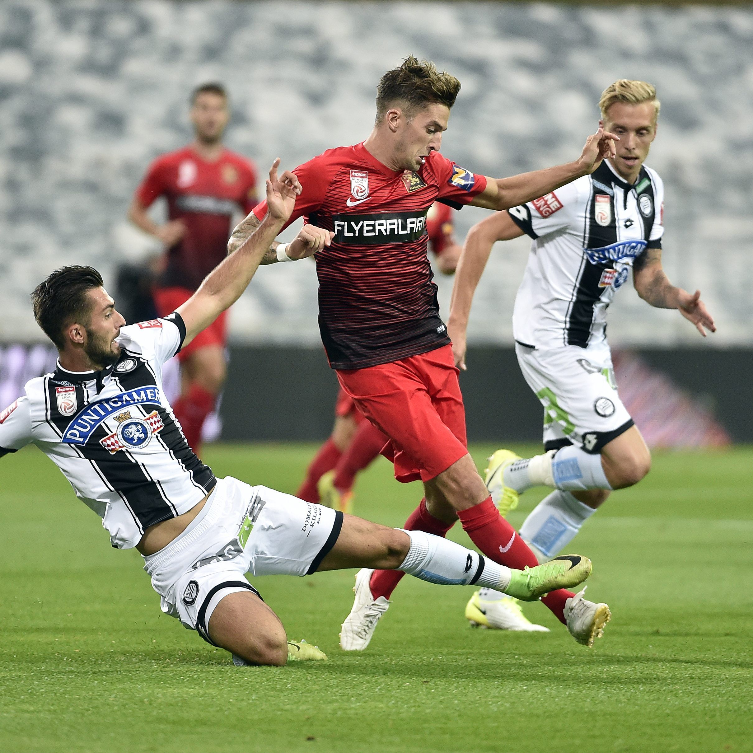 Ex-Admiraner Knasmüllner (Mitte) wurde von Rapid Wien verpflichtet.