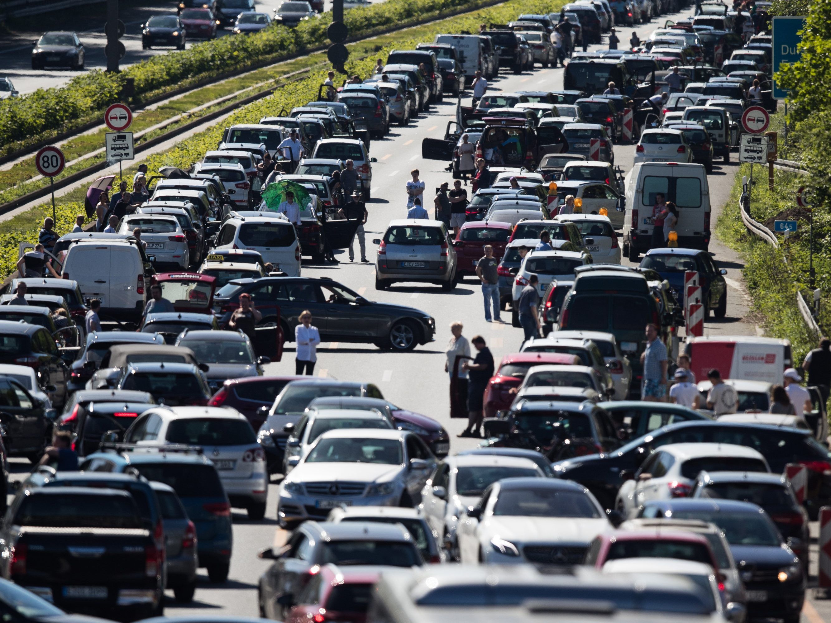 Am Wochenende wird es zu erhöhtem Verkehrsaufkommen kommen. / Symbolbild Am Wochenende wird es zu erhöhtem Verkehrsaufkommen kommen. / Symbolbild