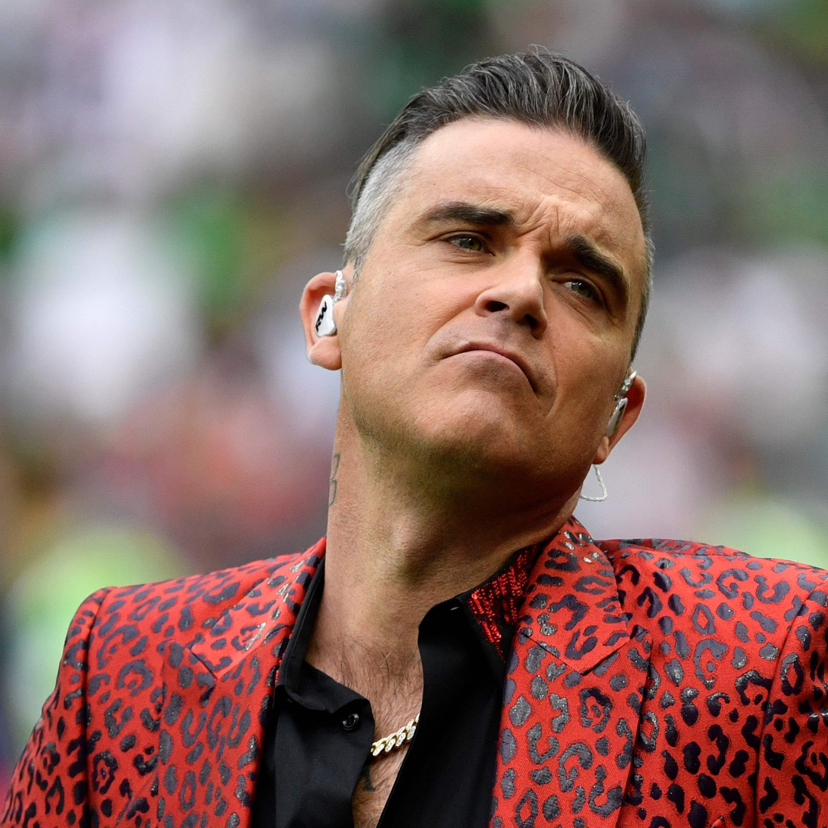 Robbie Williams sorgte bei der WM-Eröffnungsfeier für einen Skandal.