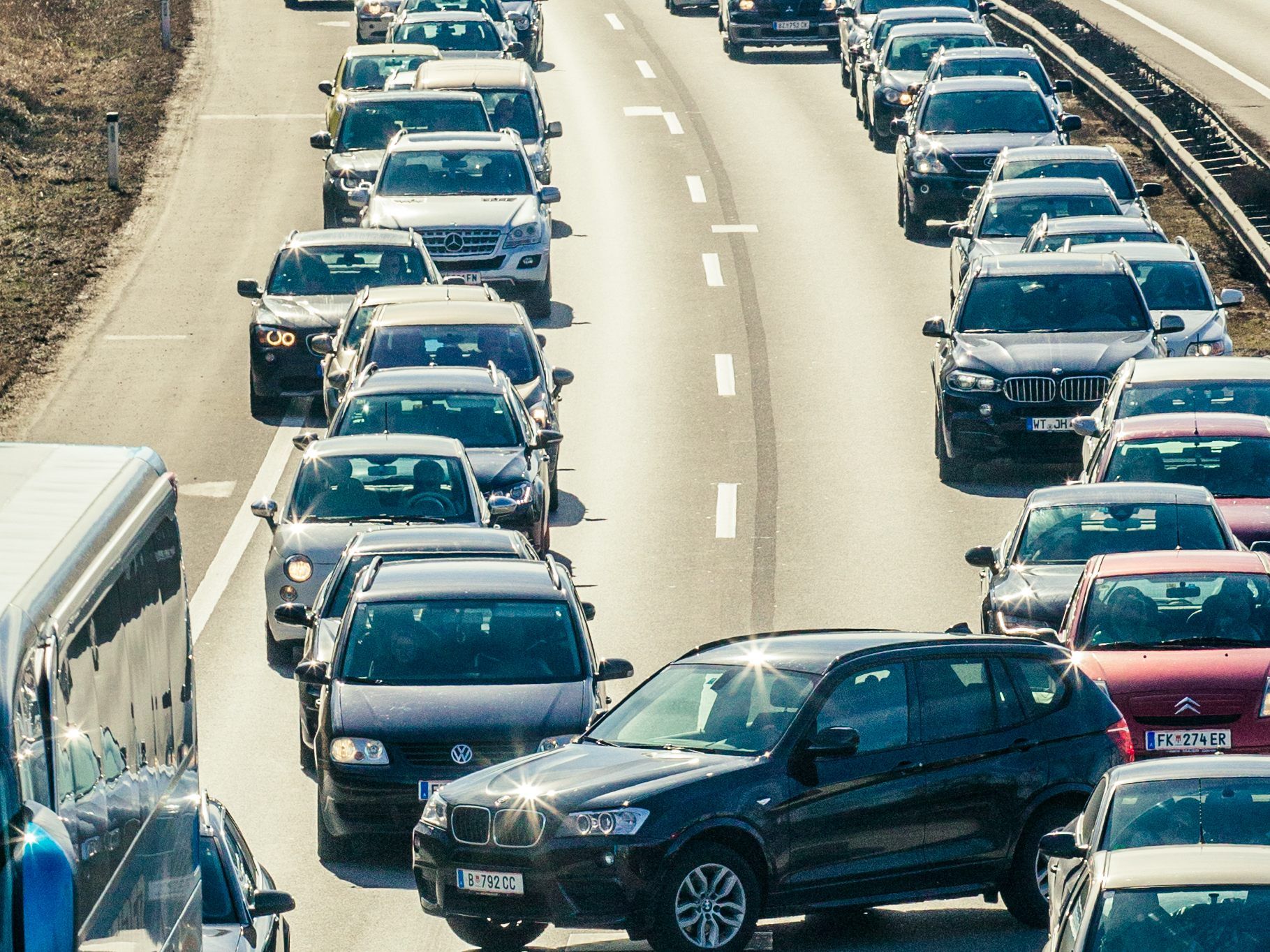 stau-auf-der-a14-bei-dornbirn-s-d-aufgel-st-vol-at