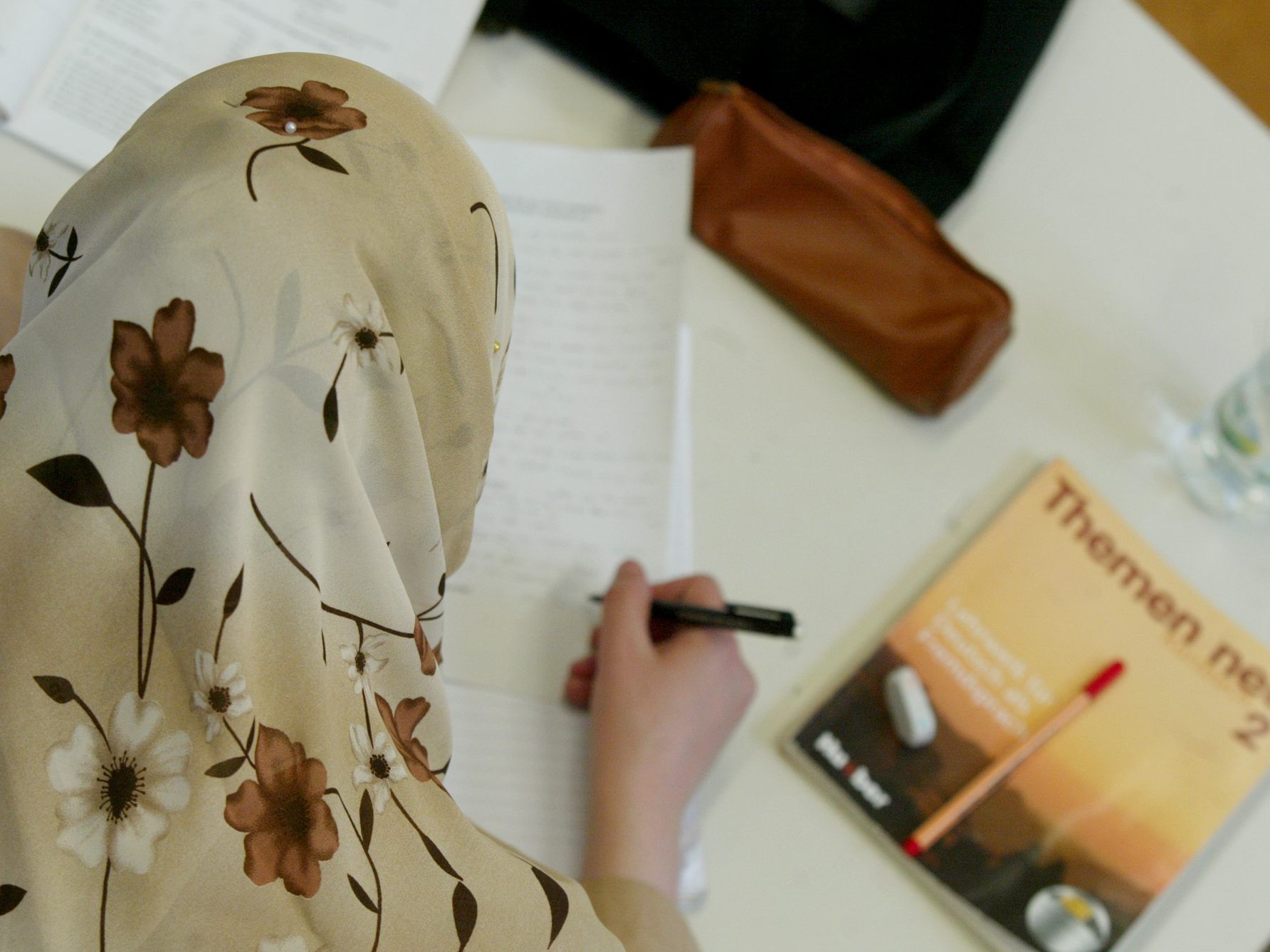 Debatte um Kopftuchverbot. Debatte um Kopftuchverbot.