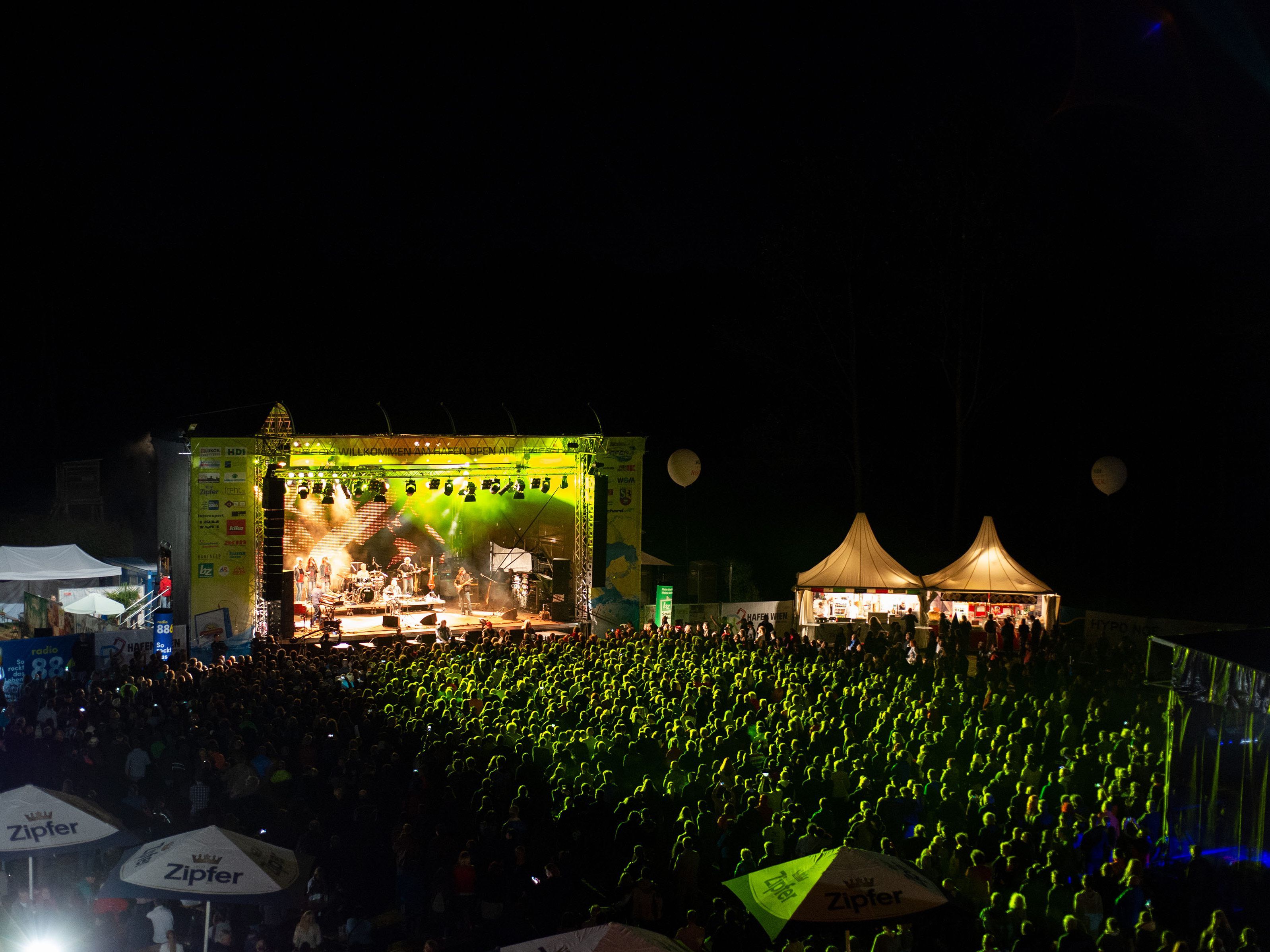 Seit 12 jahren besteht das Hafen Open Air Fest. Und auch 2018. Seit 12 jahren besteht das Hafen Open Air Fest. Und auch 2018.