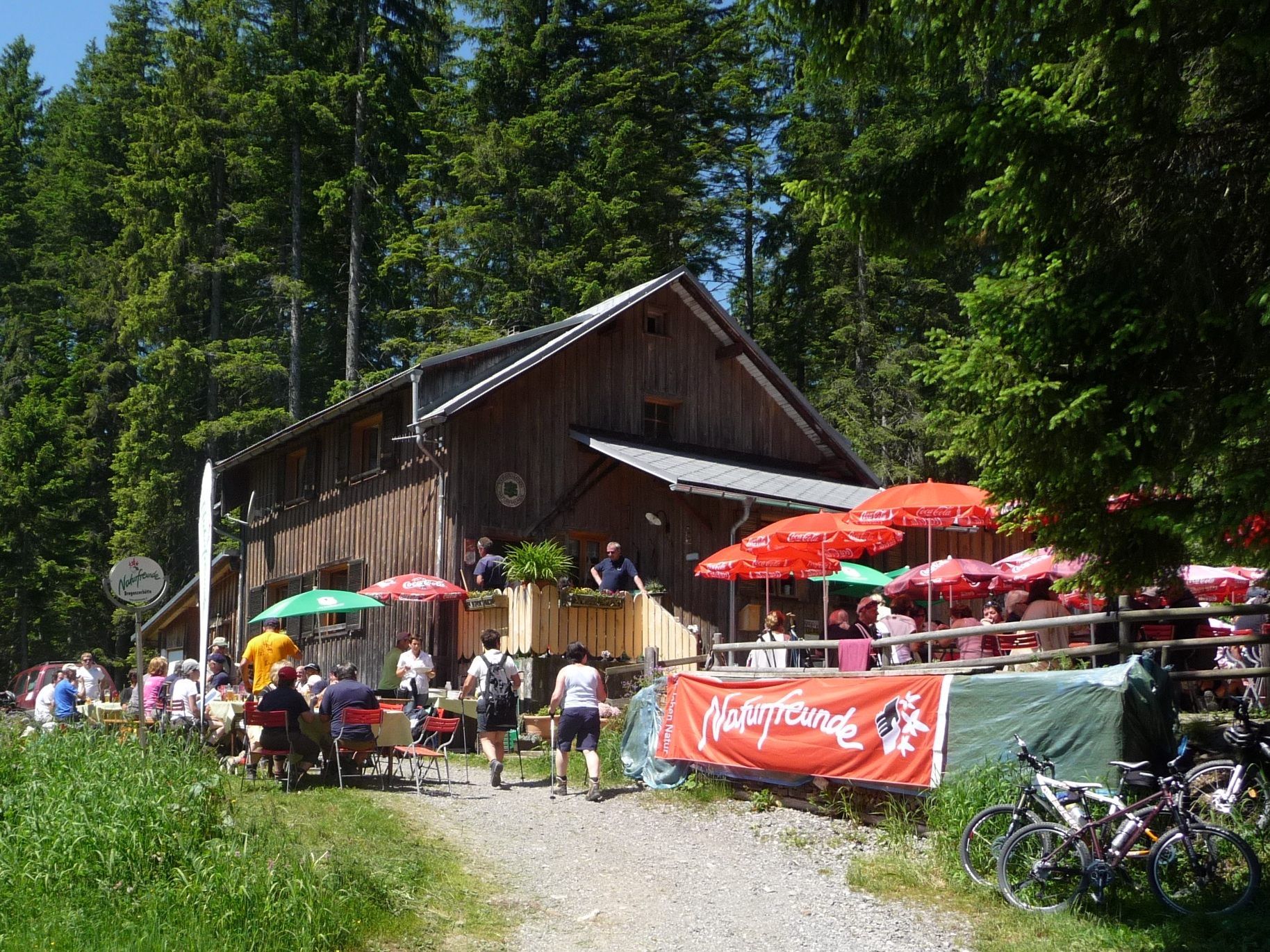 Geselliges Beisammensein auf der Hütte Geselliges Beisammensein auf der Hütte