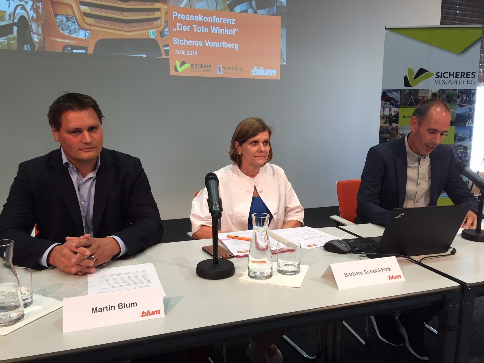 Martin Blum (Geschäftsführer Julius Blum GmbH), LR Barbara Schöbi-Fink, Mario Amann (Geschäftsführer Sicheres Vorarlberg). Martin Blum (Geschäftsführer Julius Blum GmbH), LR Barbara Schöbi-Fink, Mario Amann (Geschäftsführer Sicheres Vorarlberg).