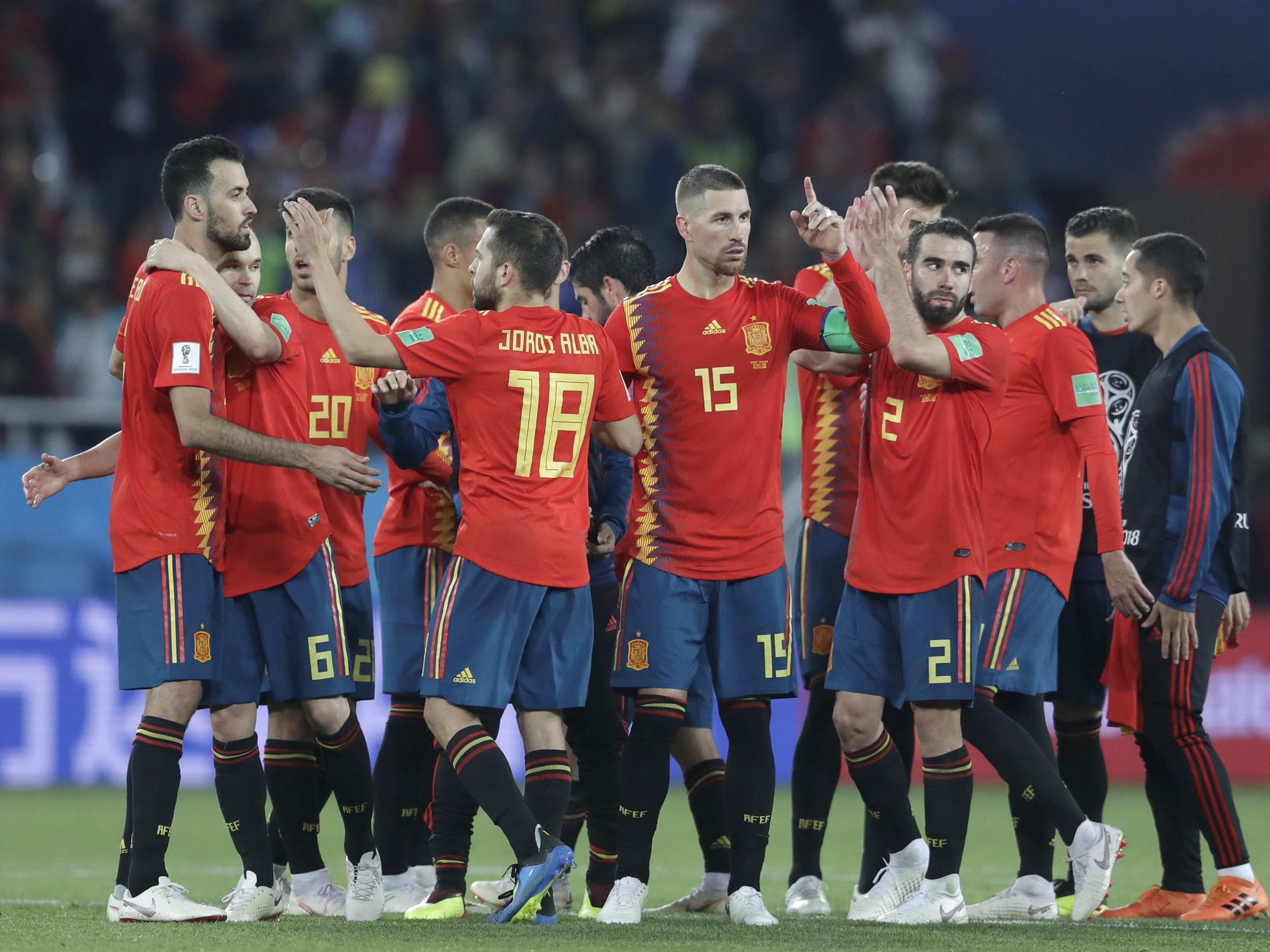Spanien holte sich trotz des 2:2 gegen Marokko den Gruppensieg. Spanien holte sich trotz des 2:2 gegen Marokko den Gruppensieg.