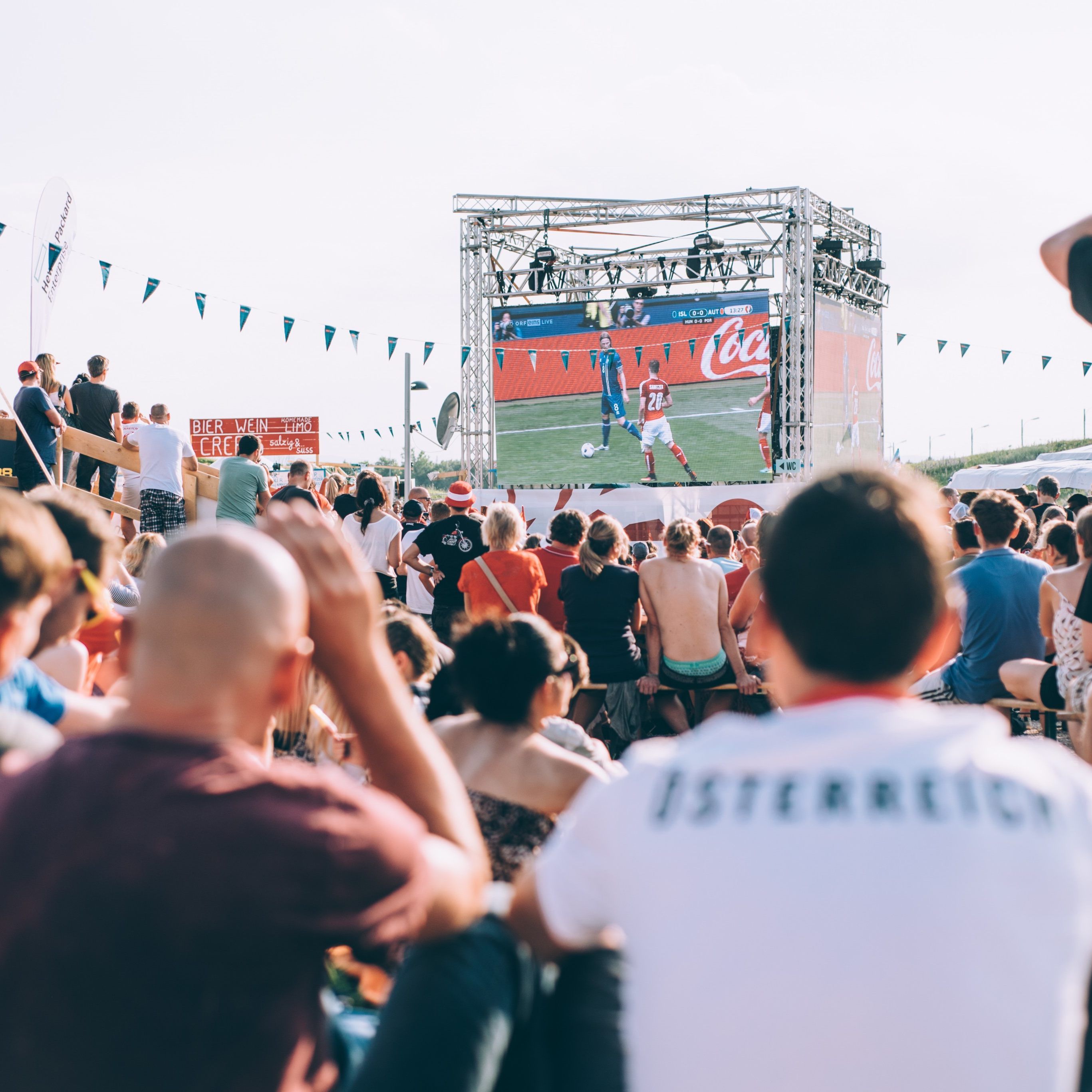 Die WM startet am 14.6 und die Strandbar Herrman in Wien und Aspern Nord bieten Public Viewing.
