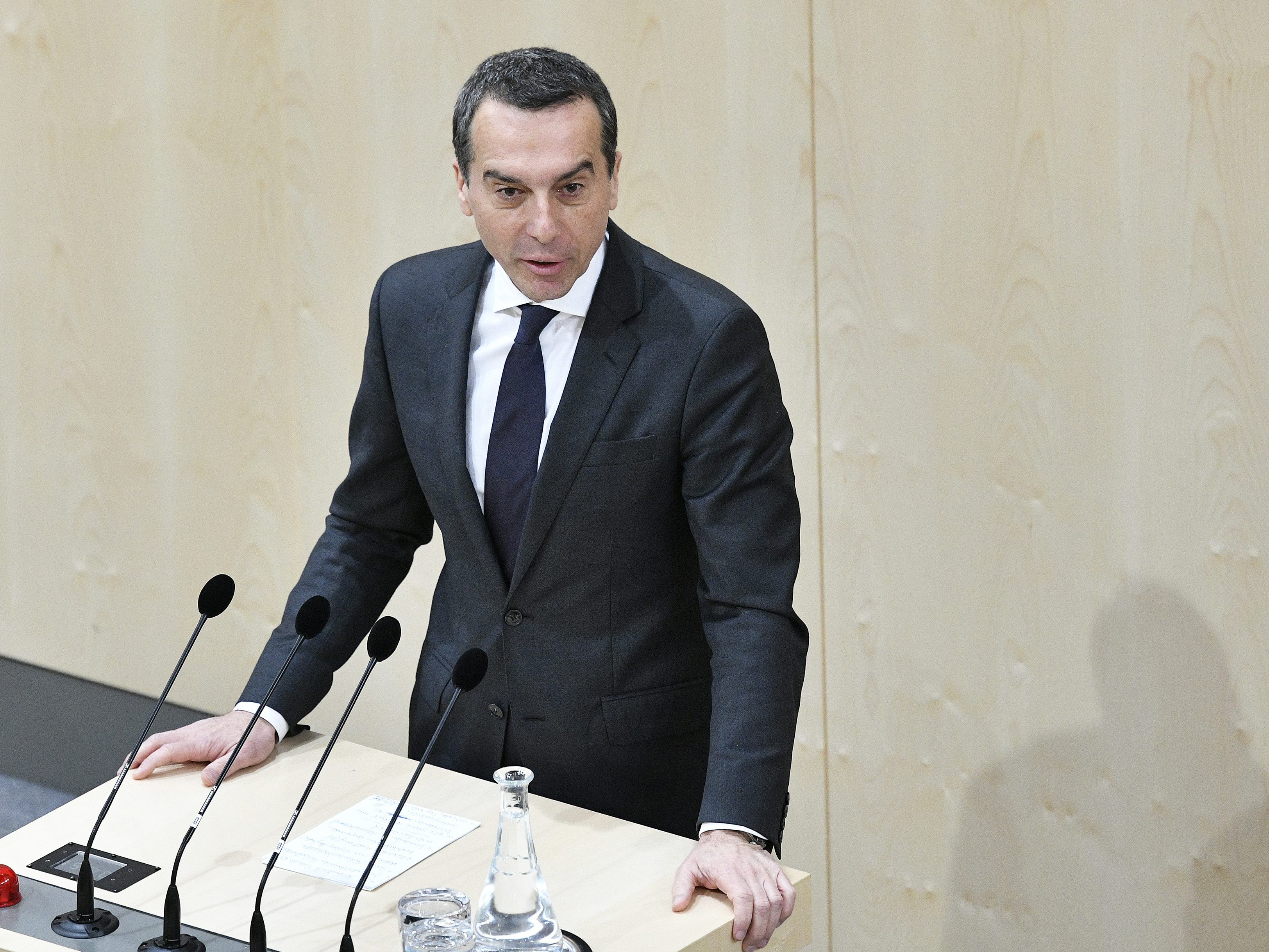 Auch Oppositionsführer Christian Kern wird bei der dringlichen Anfrage zum 12-Stunden-Tag das Wort ergreifen.