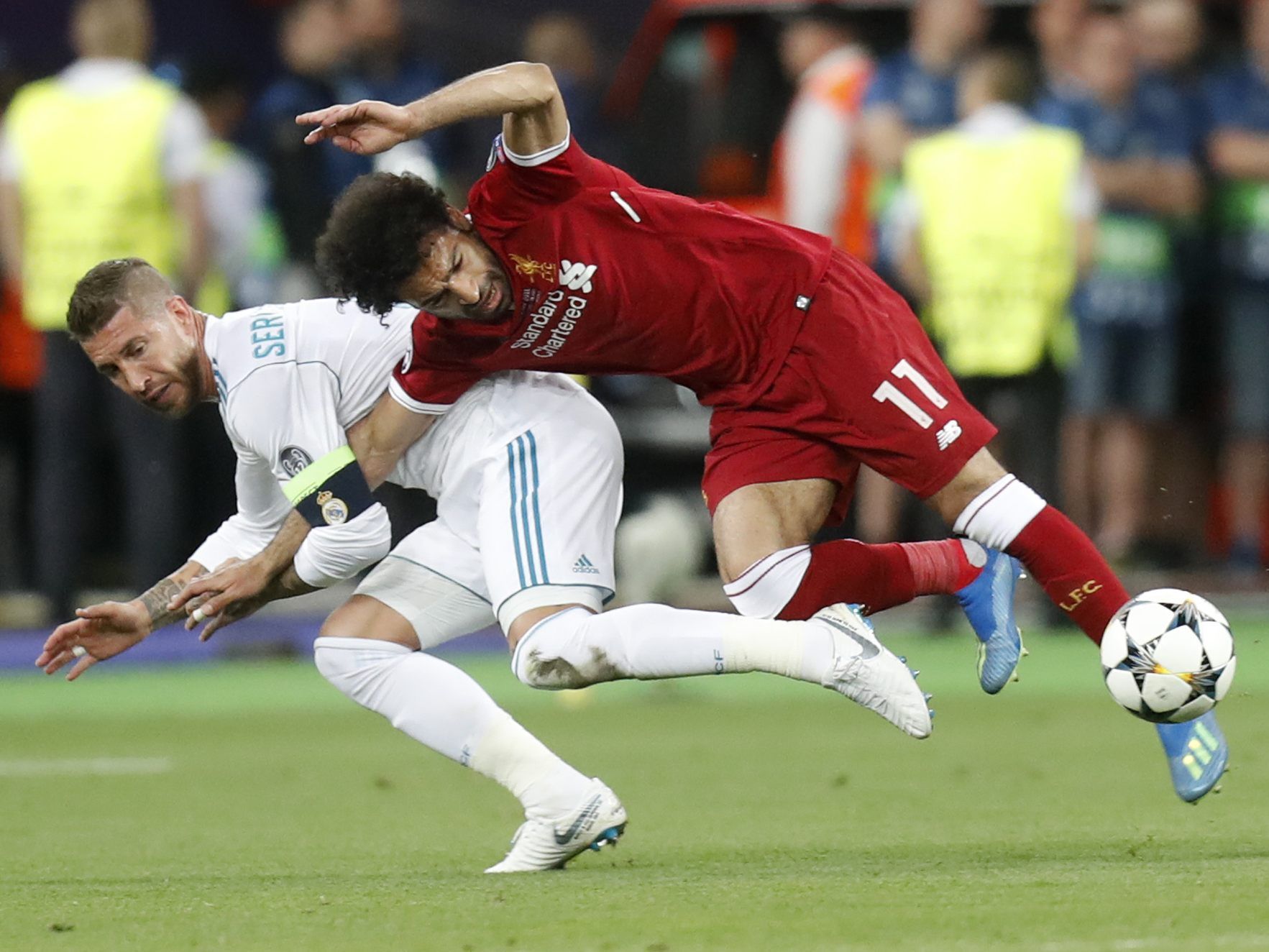 Pro Tag verletzten sich in Österreich 28 Menschen beim Fußball. Pro Tag verletzten sich in Österreich 28 Menschen beim Fußball.