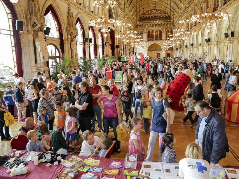 Am 30. Juni 2018 findet das Kinderlesefest im Wiener Rathaus statt. Am 30. Juni 2018 findet das Kinderlesefest im Wiener Rathaus statt.