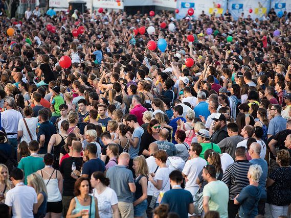 Auf der Schlager-Bühne hört man am Donauinselfest auch feinsten Austro-Pop.