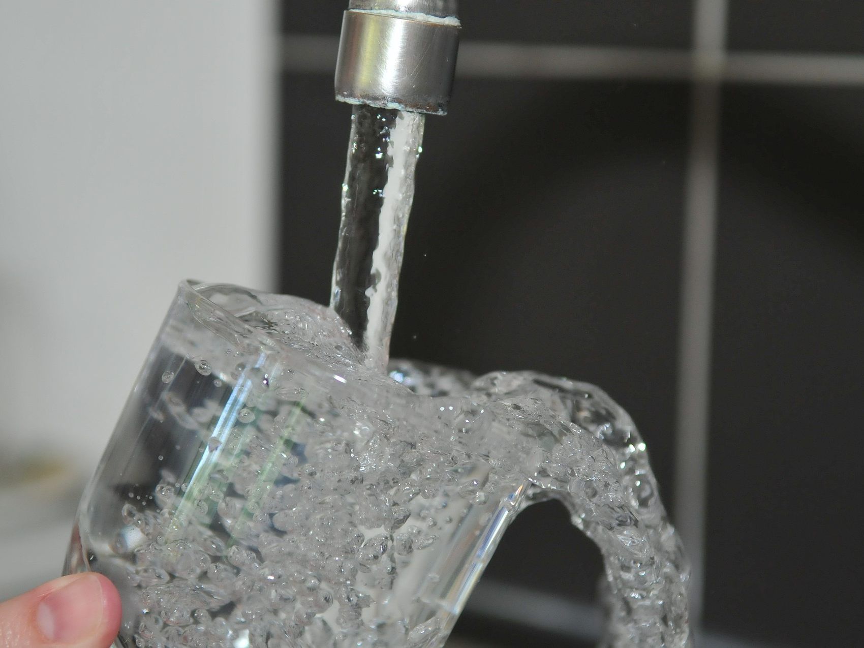 Das Wasser in Baden kann wieder ohne Bedenken getrunken werden. Das Wasser in Baden kann wieder ohne Bedenken getrunken werden.