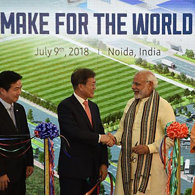 Die Fabrik wurde im Beisein von Südkoreas Präsident Moon eingeweiht