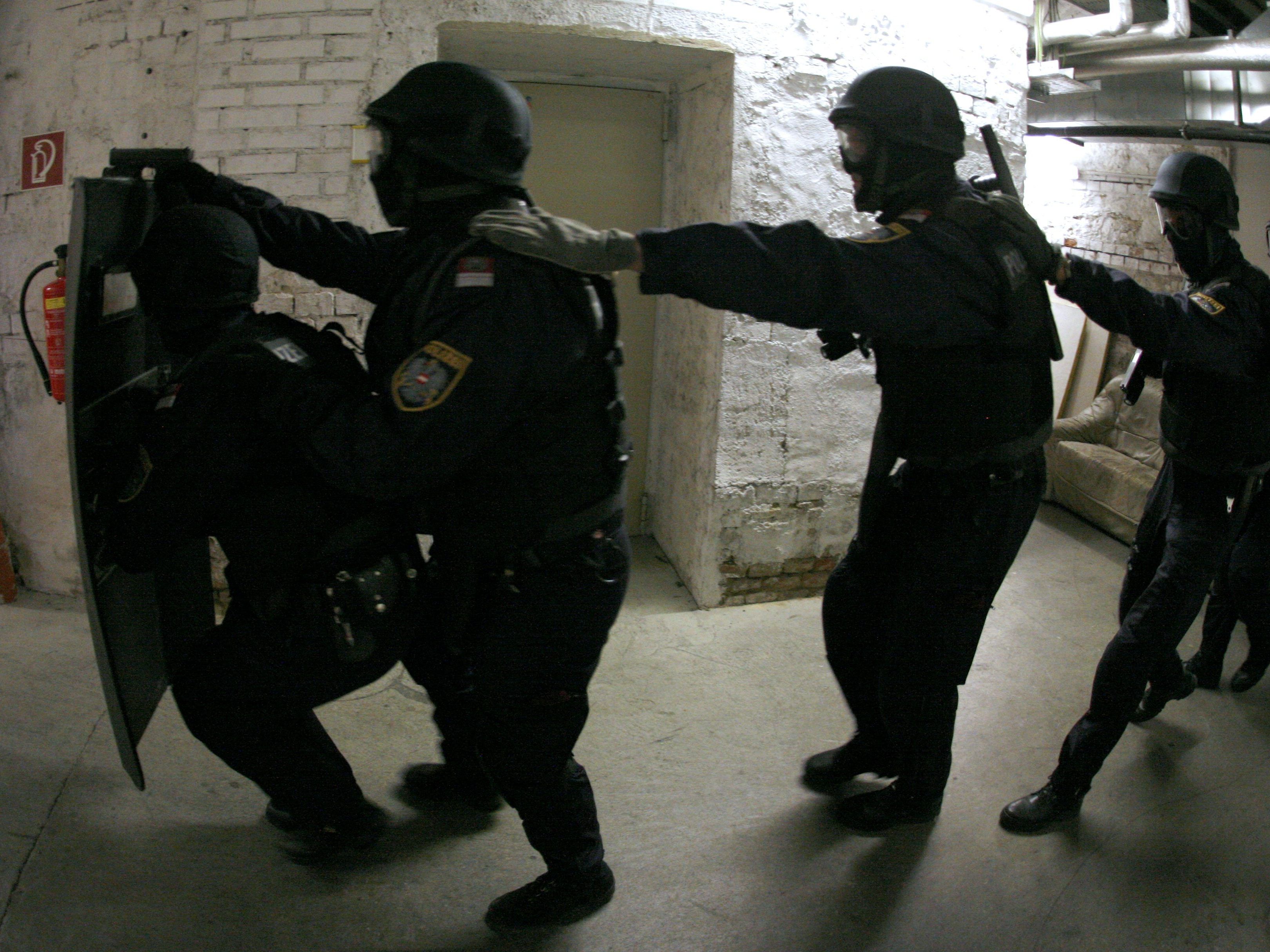 In Wien-Landstraße kam es in der Nacht auf Dienstag zu einem WEGA-Einsatz.