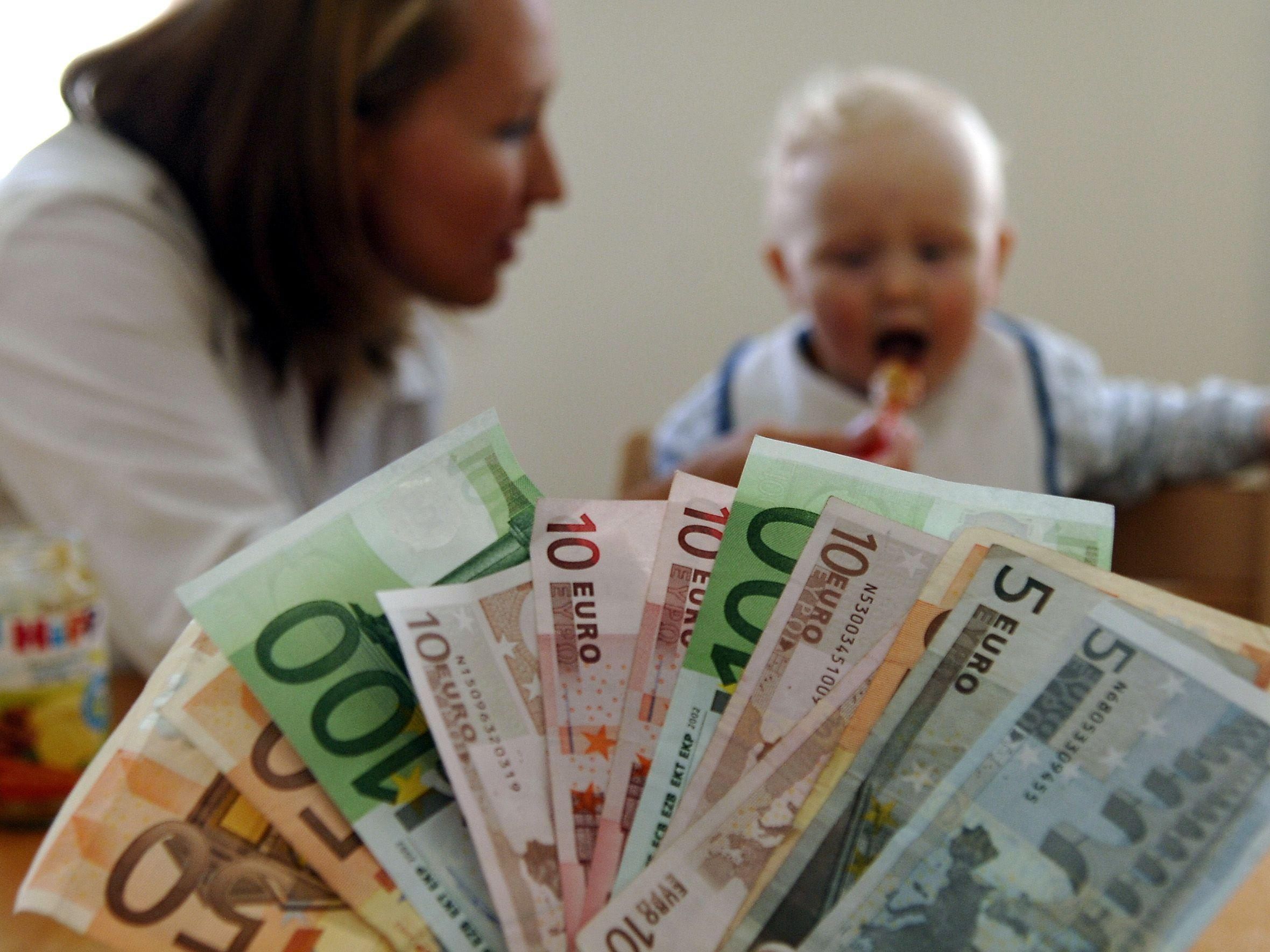 Der RH fordert bessere Kontrollen bei der Auszahlung der Familienbeihilfe. Der RH fordert bessere Kontrollen bei der Auszahlung der Familienbeihilfe.