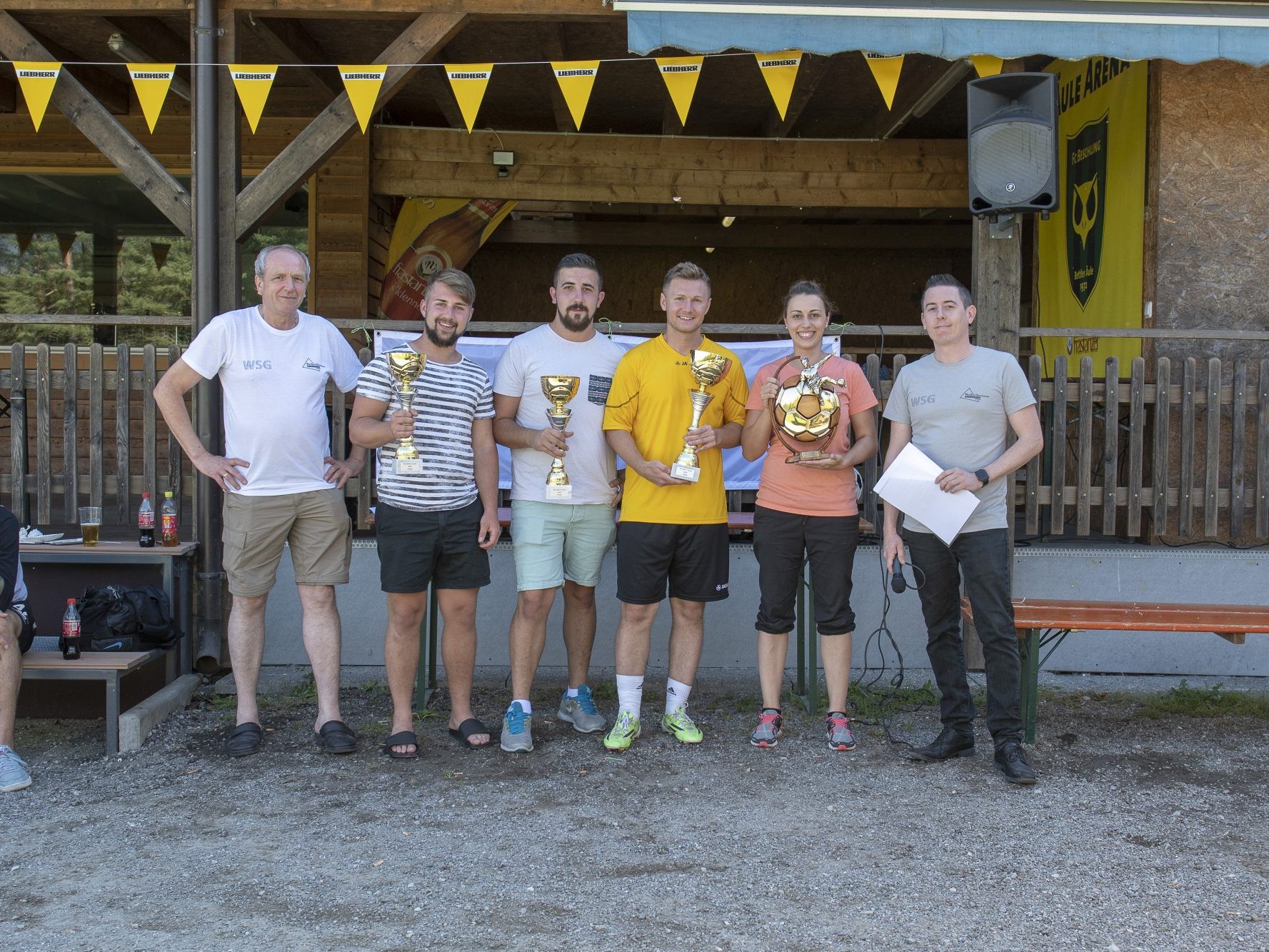 Siegermannschaften inkl. Teamcoach und WSG Vorständen Siegermannschaften inkl. Teamcoach und WSG Vorständen