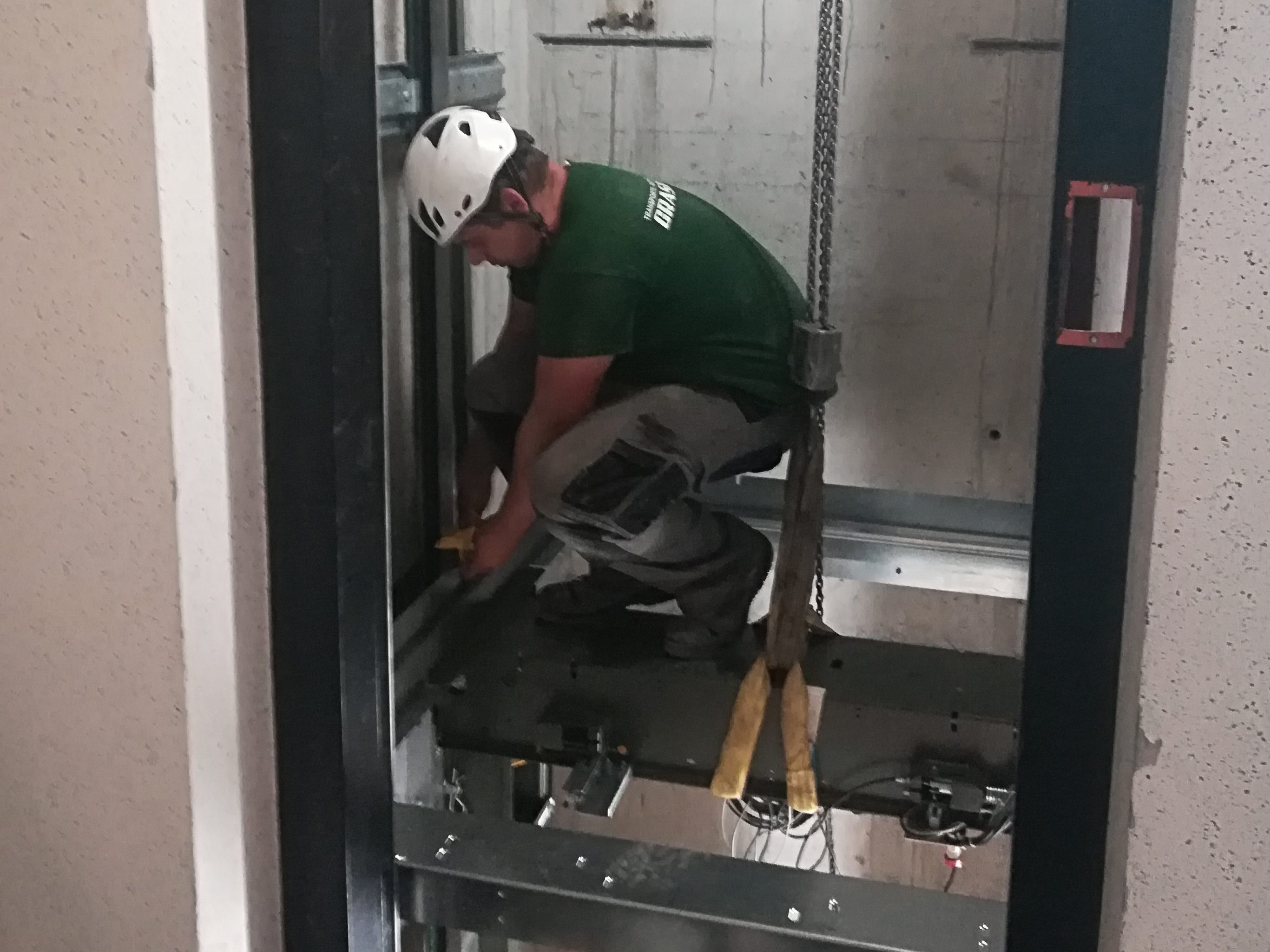 Einbau des Liftes in der Mittelschule Rankweil