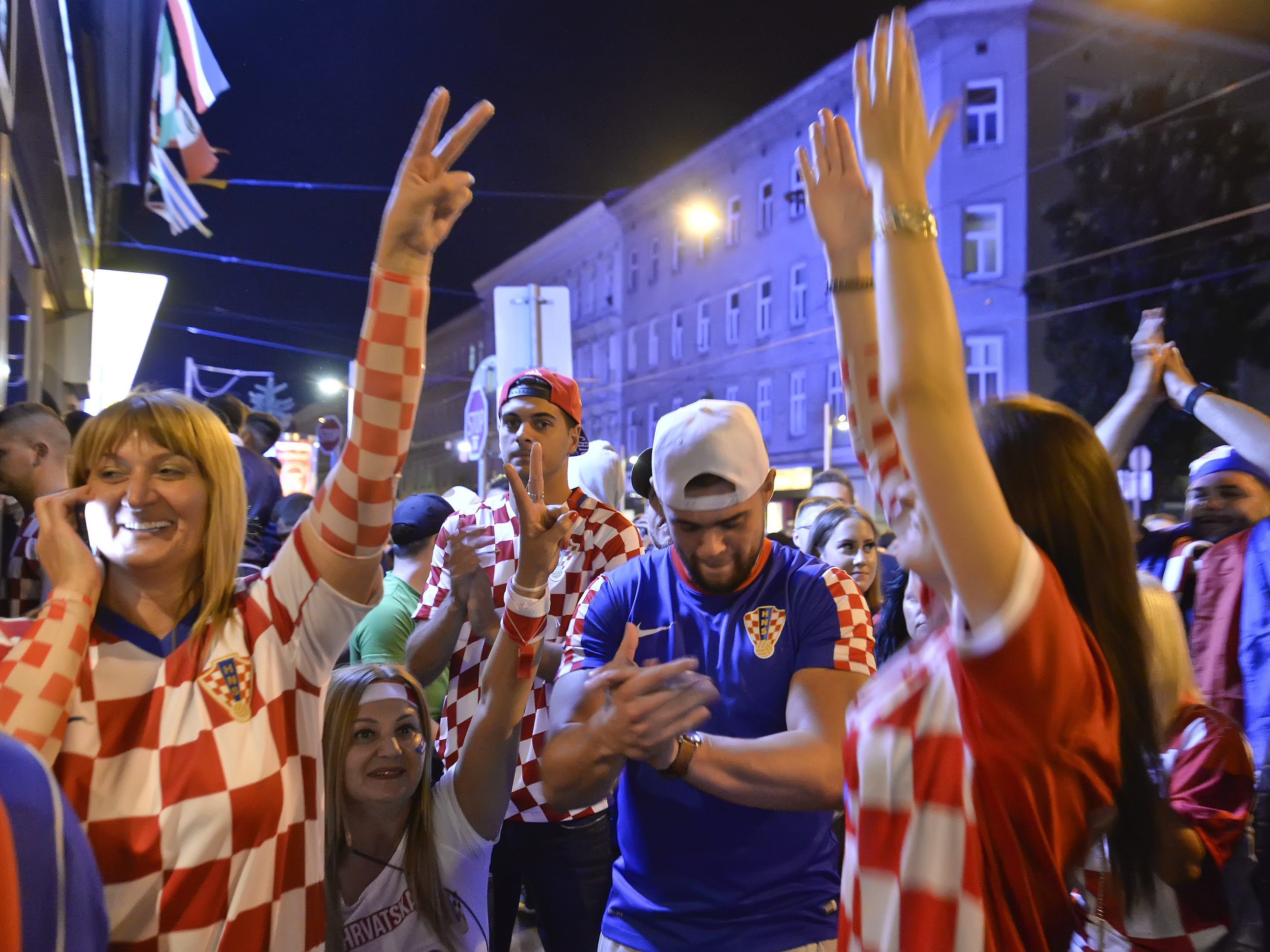 Die kroatischen Fans in Wien sind sehr optimistische gestimmt. Die kroatischen Fans in Wien sind sehr optimistische gestimmt.