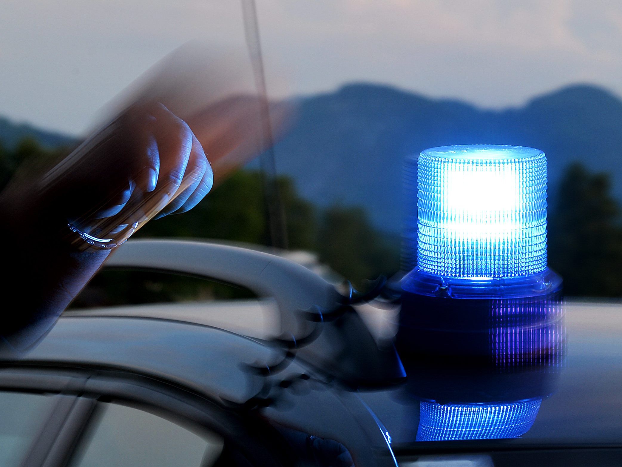 Die Polizei verfolgte den Fahrzeugdieb. Die Polizei verfolgte den Fahrzeugdieb.