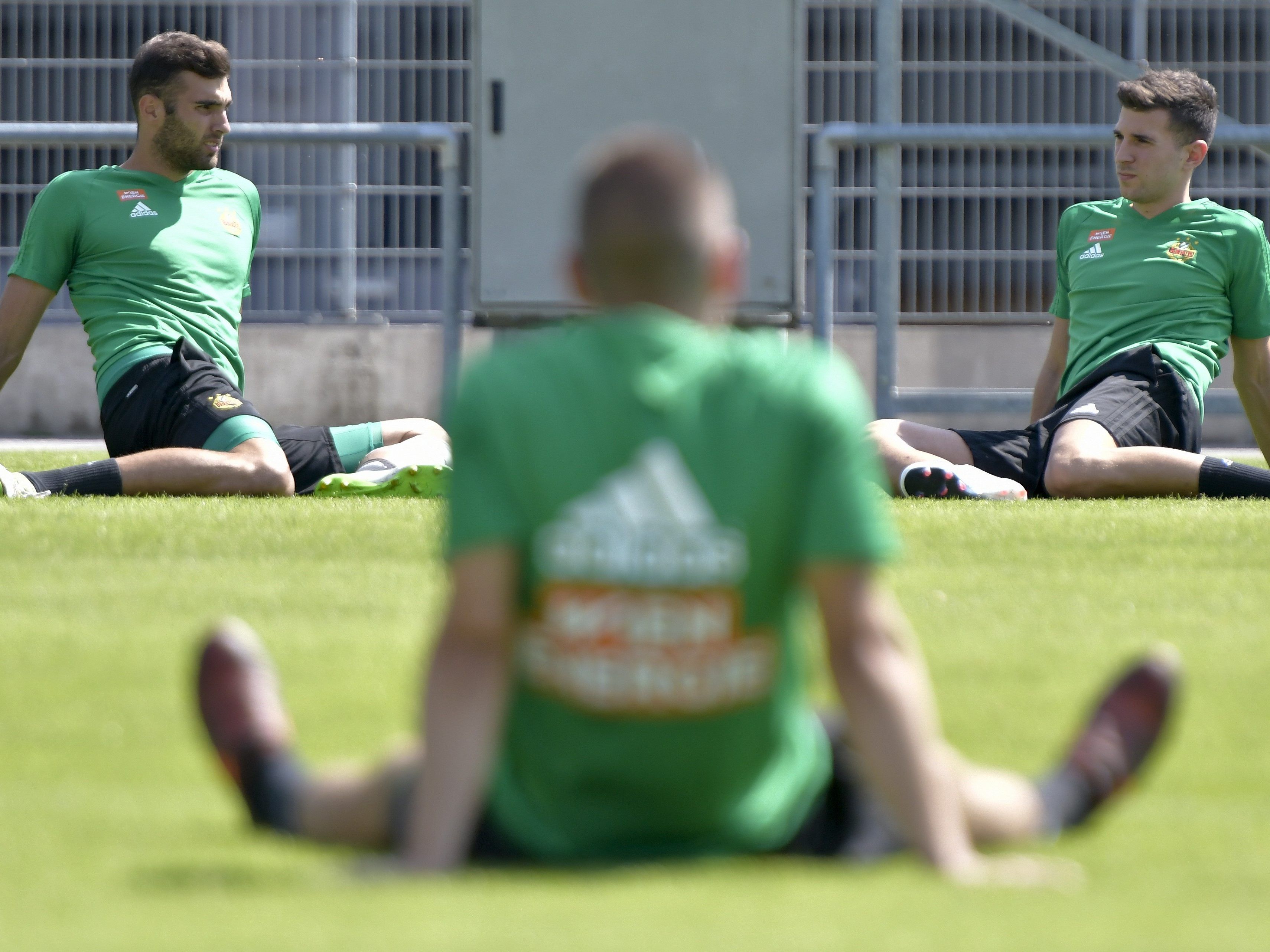 Pavlovic, der neue Stürmer bei Rapid Wien, fällt verletzungsbedingt für "einige Monate" aus.