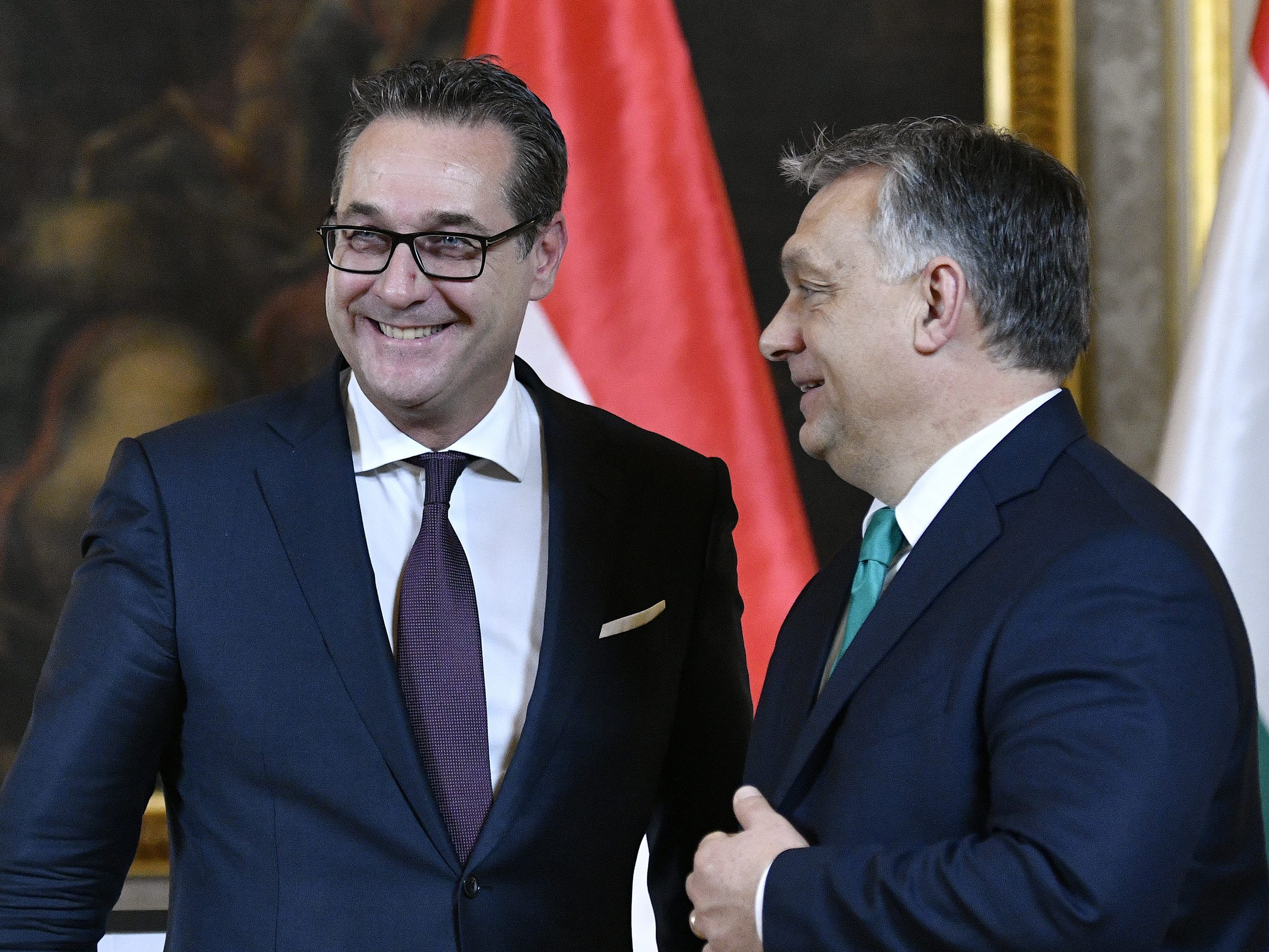 Ungarns Premier Viktor Orban dankt Österreich für seine neue politische Ausrichtung mit Pferden für Wiens berittene Polizei. Ungarns Premier Viktor Orban dankt Österreich für seine neue politische Ausrichtung mit Pferden für Wiens berittene Polizei.