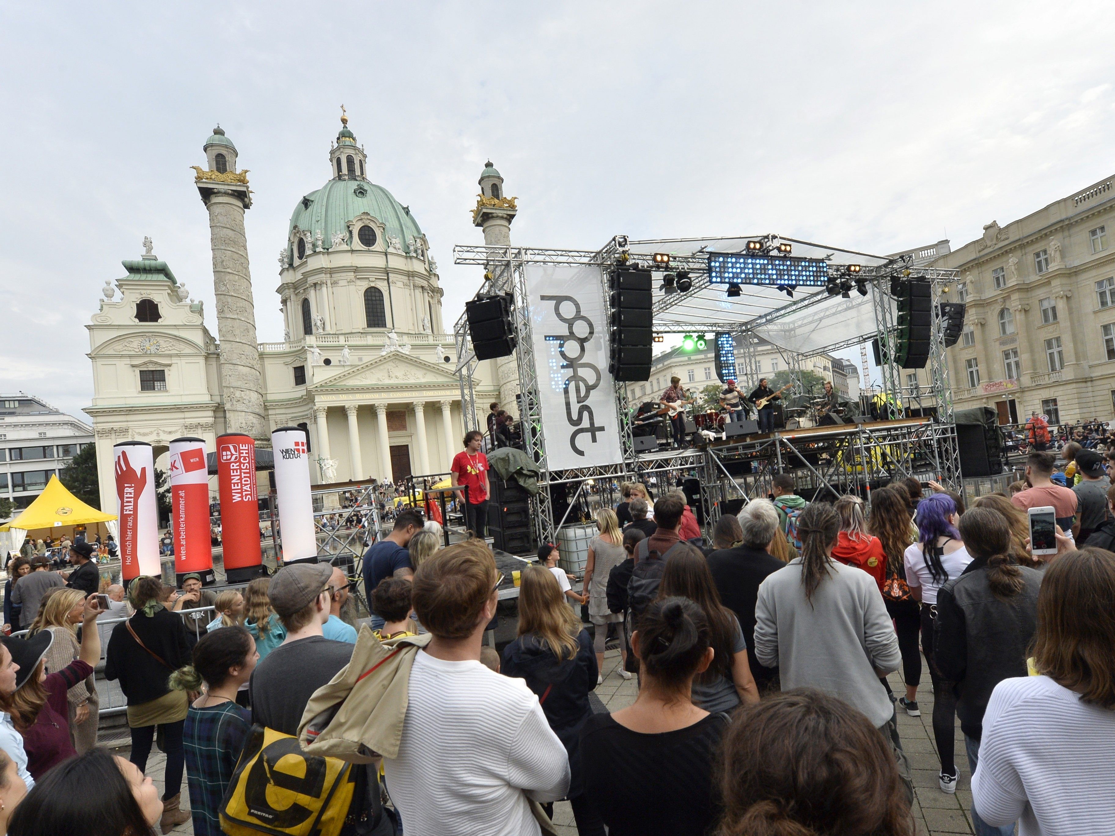 Beim Popfest könnte es zu Gewittern kommen. Beim Popfest könnte es zu Gewittern kommen.