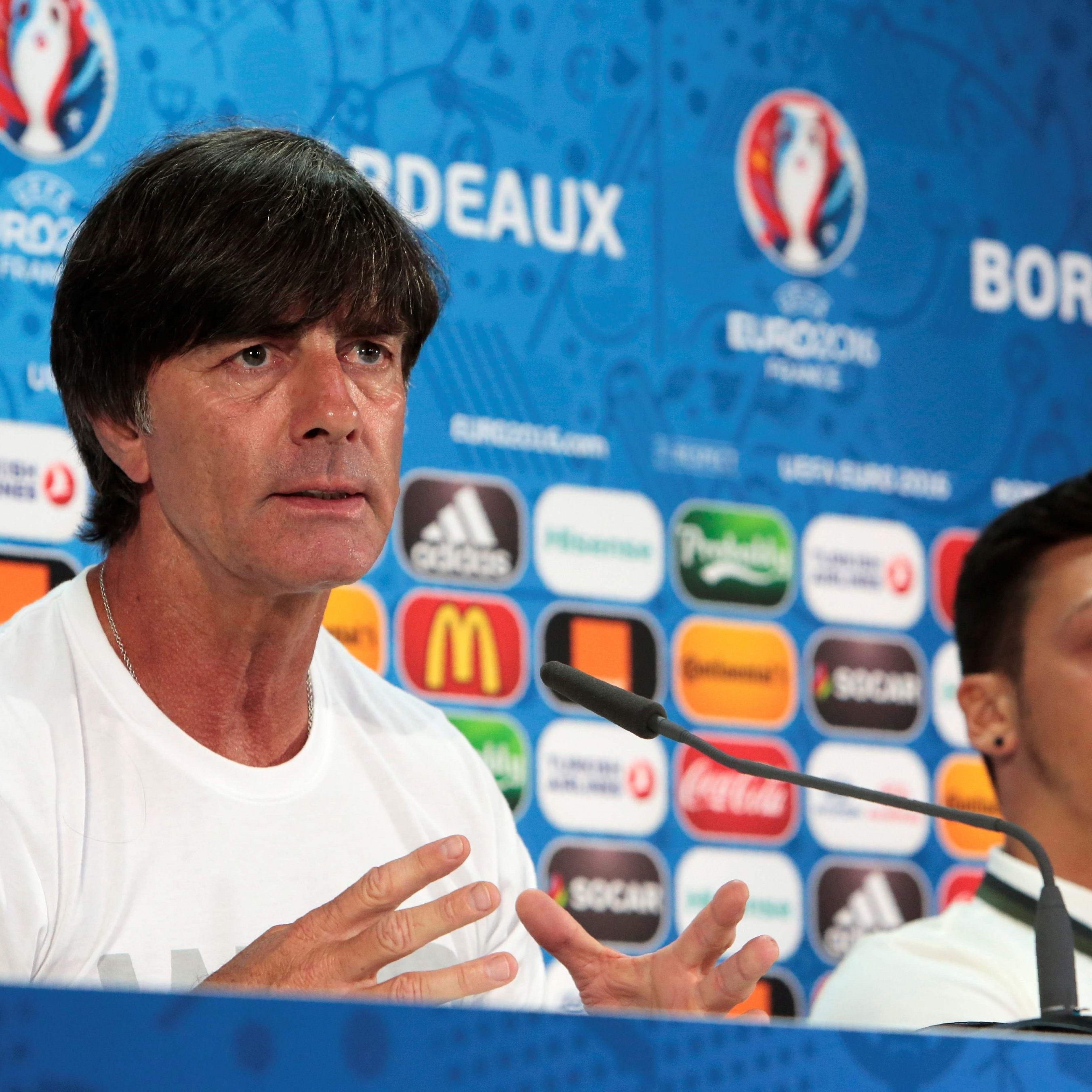 Jogi Löw soll nichts von Özils Rücktrittsplänen gewusst haben.