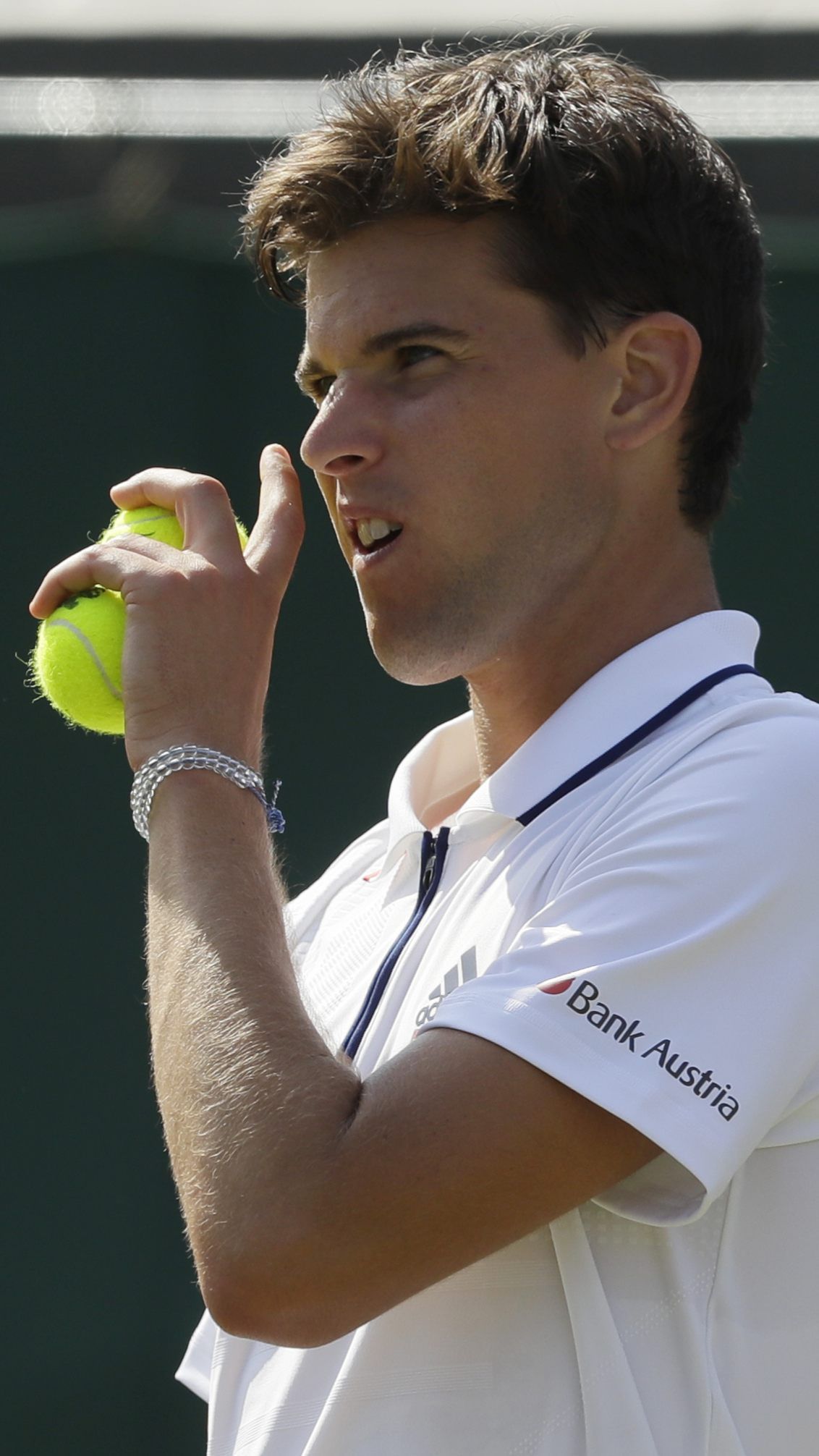 Dominic Thiem muss das Turnier in Wimledon schon in Runde eins aufgeben.