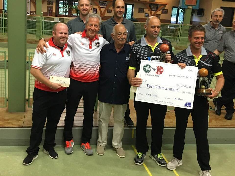 von links hinten: Jason Wisniewski & Jose Botto (USA) - von links vorne: Philipp Wolfgang & Nicola Natale (Österreich), Tony Battaglia (Organisator), Emiliano Benedetti & Mirko Savoretti (Italien) von links hinten: Jason Wisniewski & Jose Botto (USA) - von links vorne: Philipp Wolfgang & Nicola Natale (Österreich), Tony Battaglia (Organisator), Emiliano Benedetti & Mirko Savoretti (Italien)