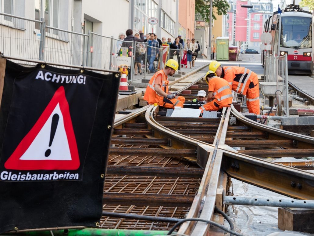Die Gleisbauarbeiten am Wiener Neubaugürtel, führen zu Umleitungen.