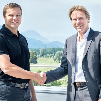 Guntram Meusburger (l.) und Roland Schmid (Segoni) freuen sich auf die erfolgreiche Zusammenarbeit.
