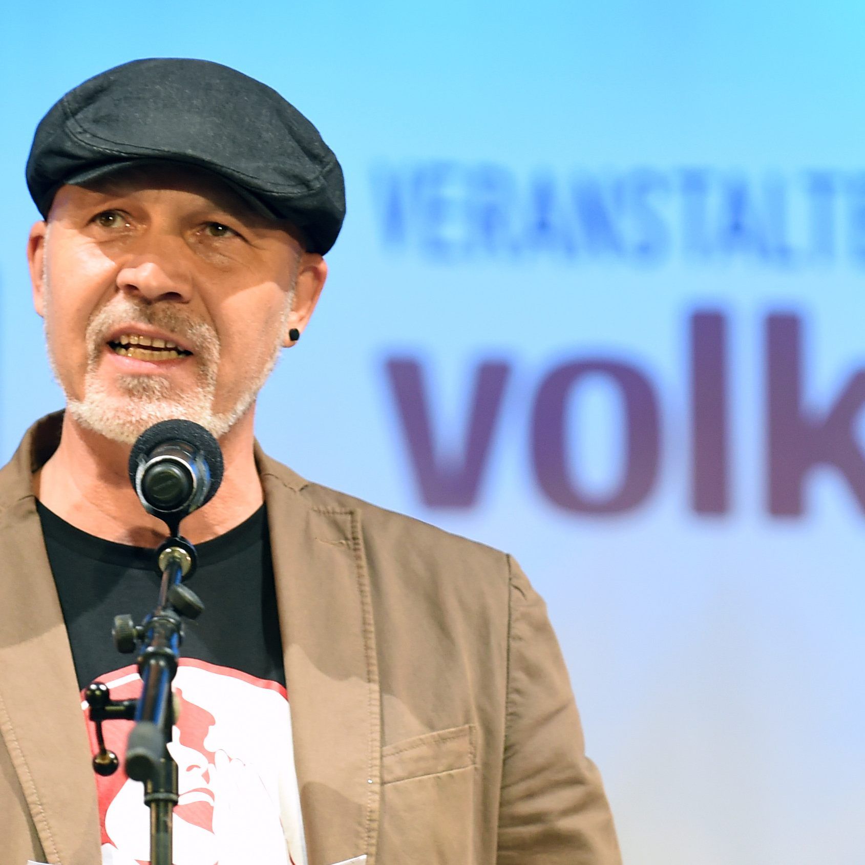 "Nacht gegen Armut" wird jährlich von der Volkshilfe veranstaltet und findet in der Arena Wien statt.