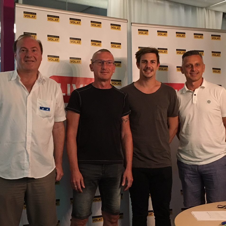Thomas Knobel, Hannes Wicher, Simon Bischof und Thomas Cajnko bilden die Viererkette für VOL.AT.