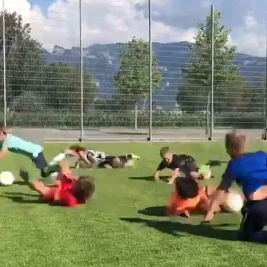 Grandiose schauspielerische Leistung auch bei den Junioren des FC Widnau - Der "Neymar".