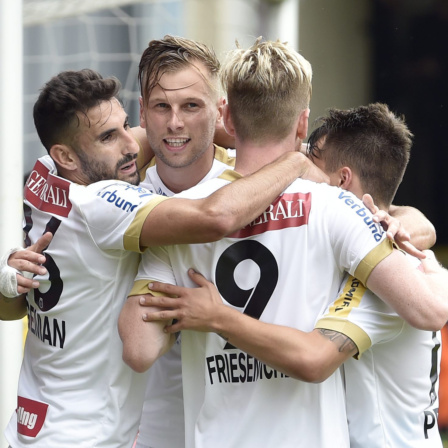 Austria Wien konnte im ÖFB-Cup gegen AUSTRIA XIII insgesamt vier Mal jubeln.