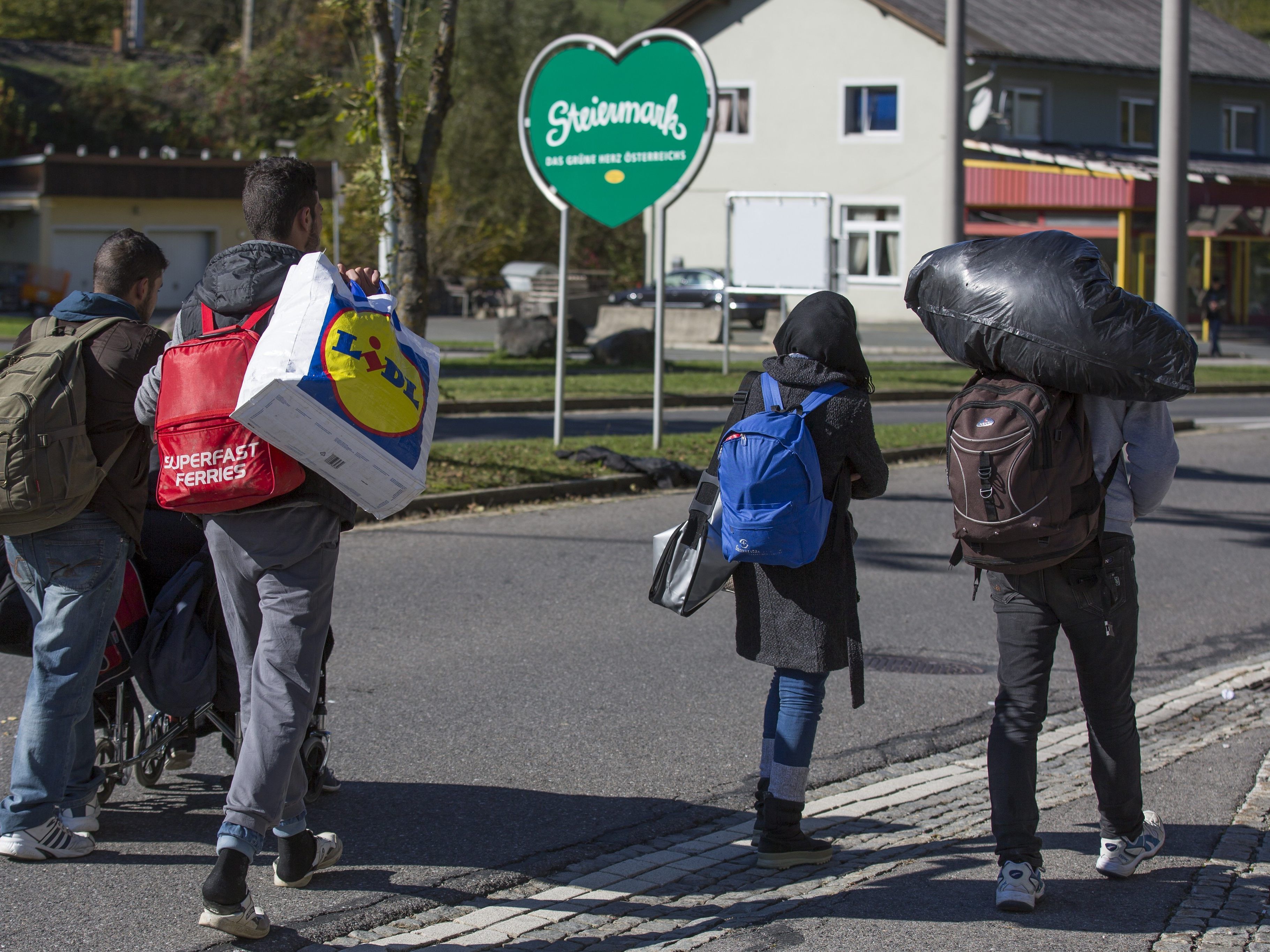 Nach dem Ansturm im Jahr 2015 gingen die Asylanträge massiv zurück. Nach dem Ansturm im Jahr 2015 gingen die Asylanträge massiv zurück.