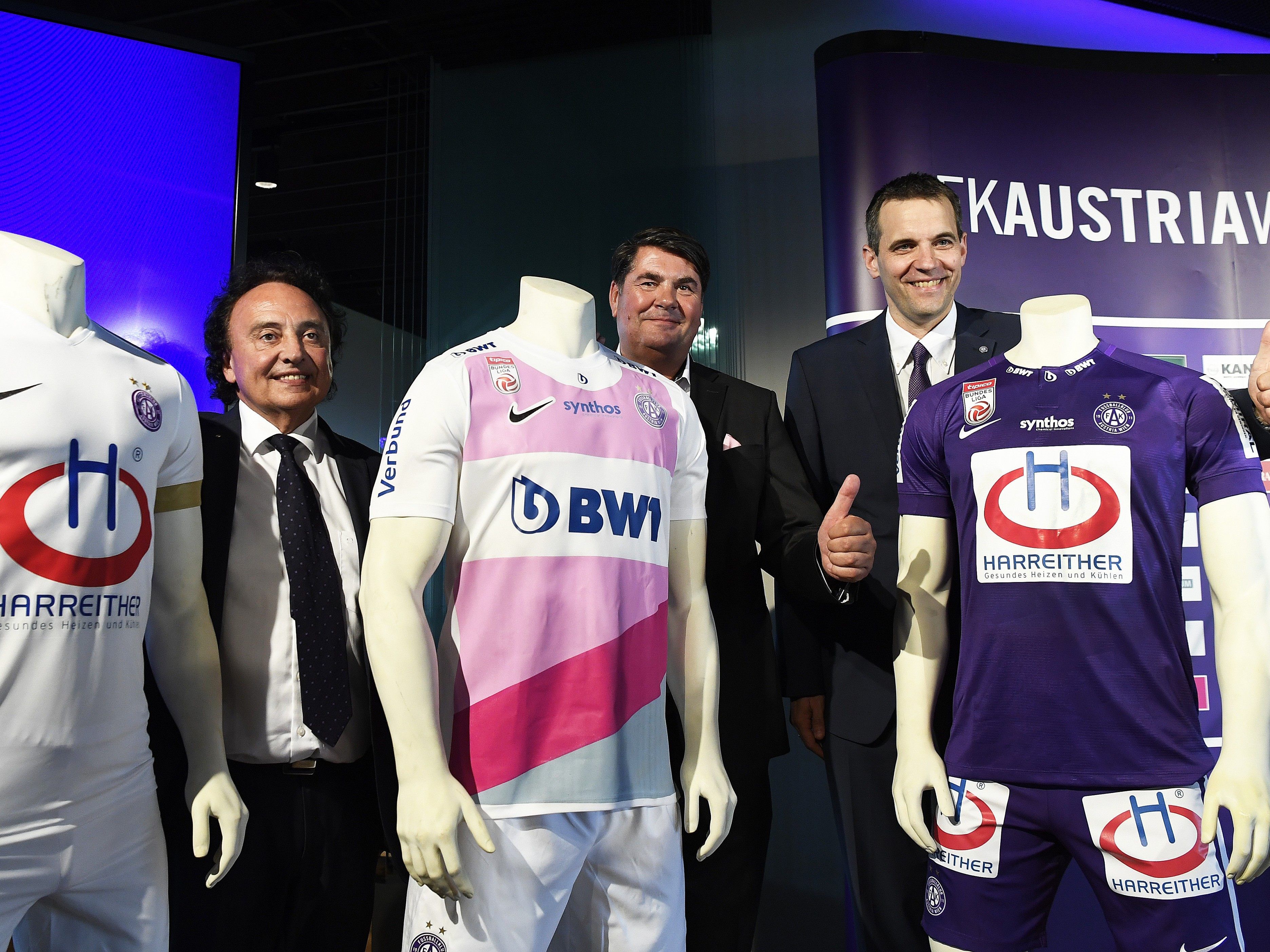 Austria Wien präsentierte den neuen Sponsor Harreither und die Trikots.