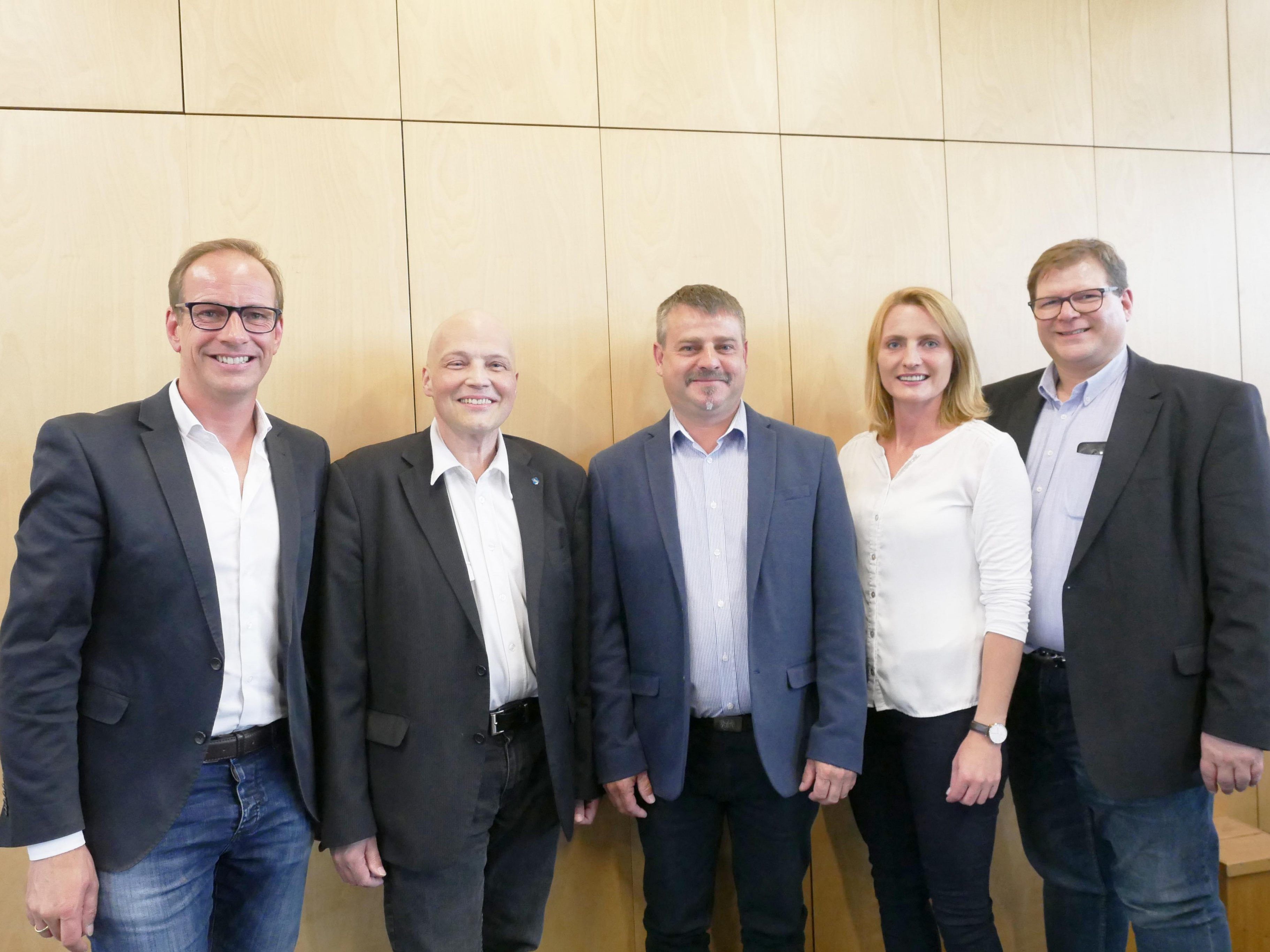 v. l. Bürgermeister Dieter Egger, Alt-Stadtrat Günter Mathis, der neue Stadtrat Gerhard Stoppel, Stadträtin Angelika Benzer, Stadtrat Arno Gächter.