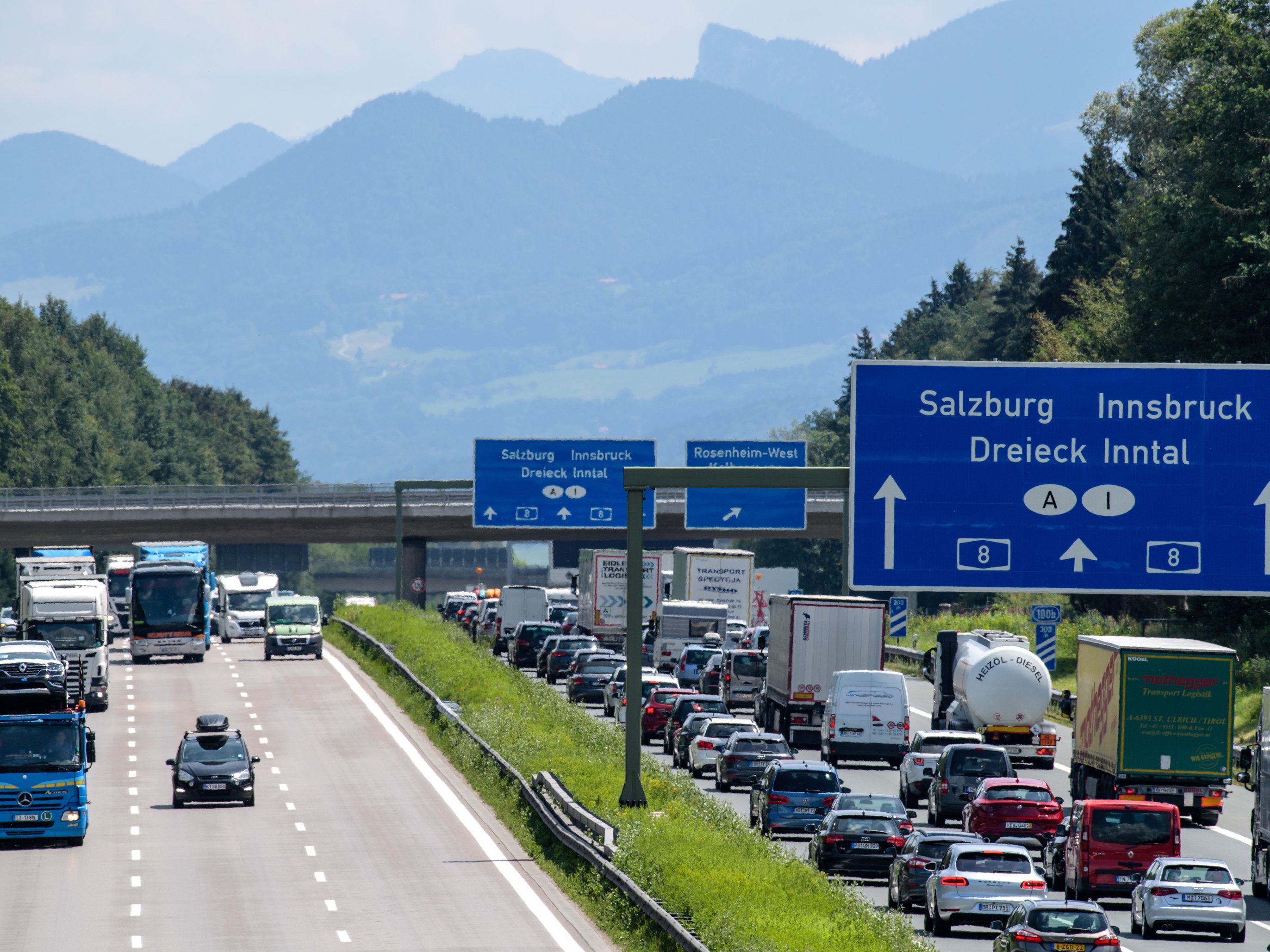 Am Samstag mussten Autofahrer mit Staus in Richtung Süden rechenn. Am Samstag mussten Autofahrer mit Staus in Richtung Süden rechenn.