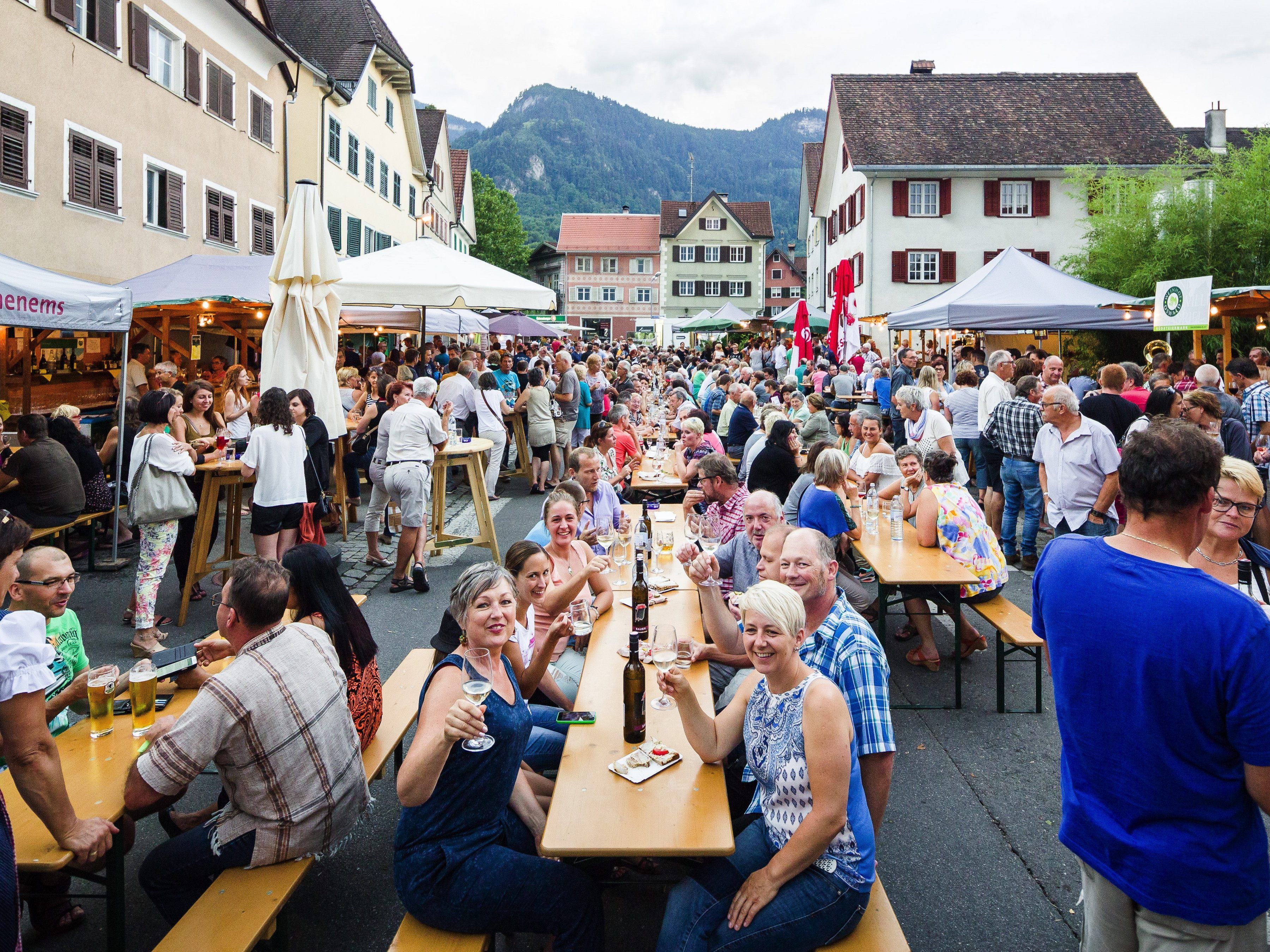 „Ma trifft sich“ zu einem beschwingten und ausgelassenen Weinfest!