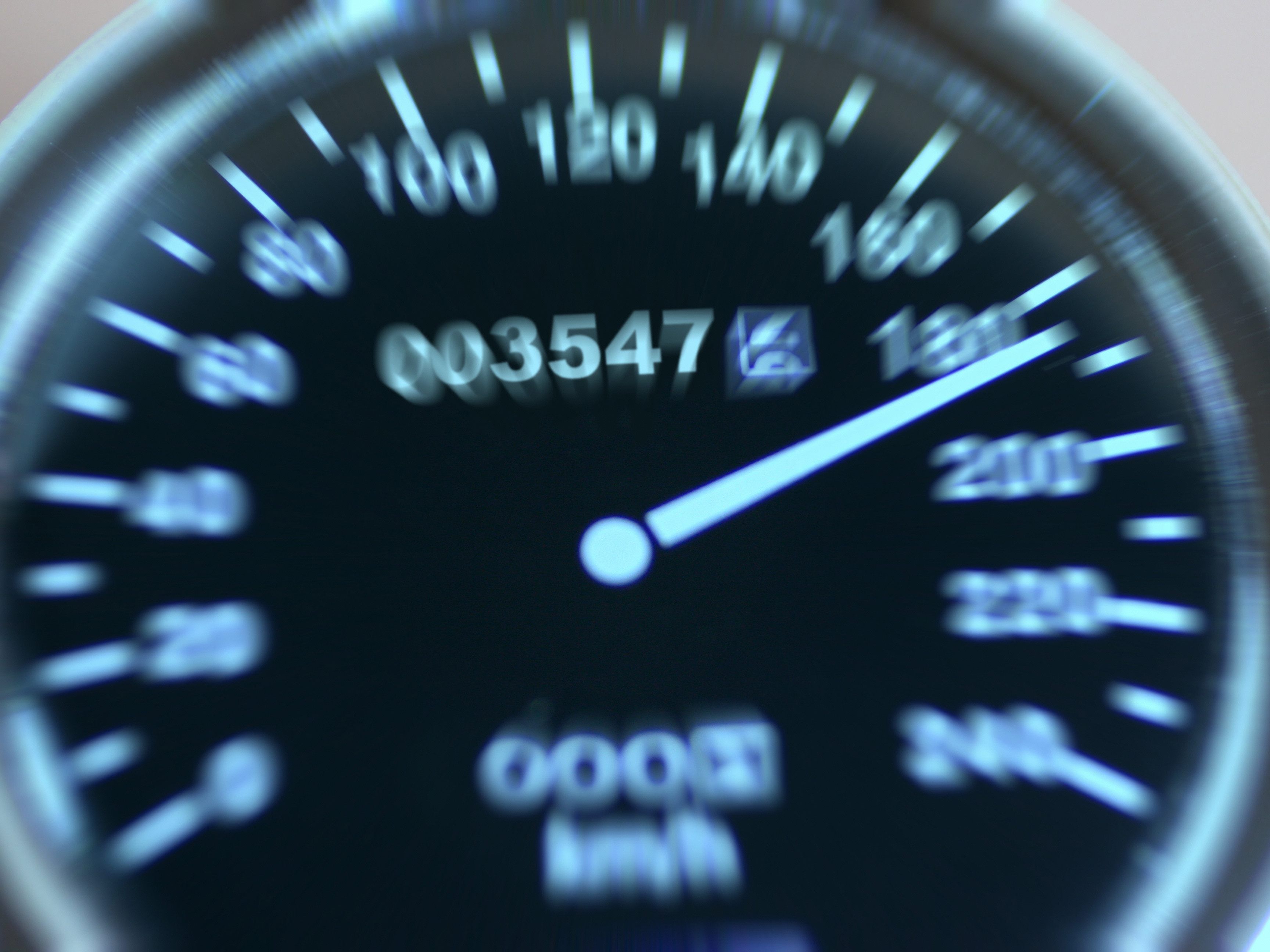 Dem Autofahrer wurde der Führerschein vorläufig abgenommen.