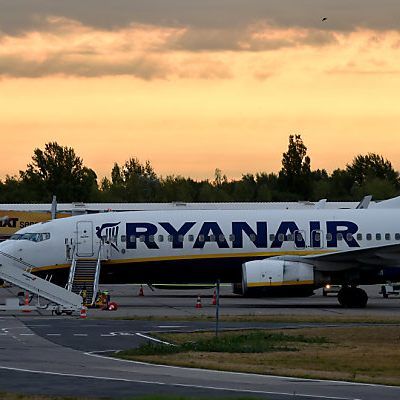 Aufnahme von Tarifverhandlungen für das Kabinenpersonal