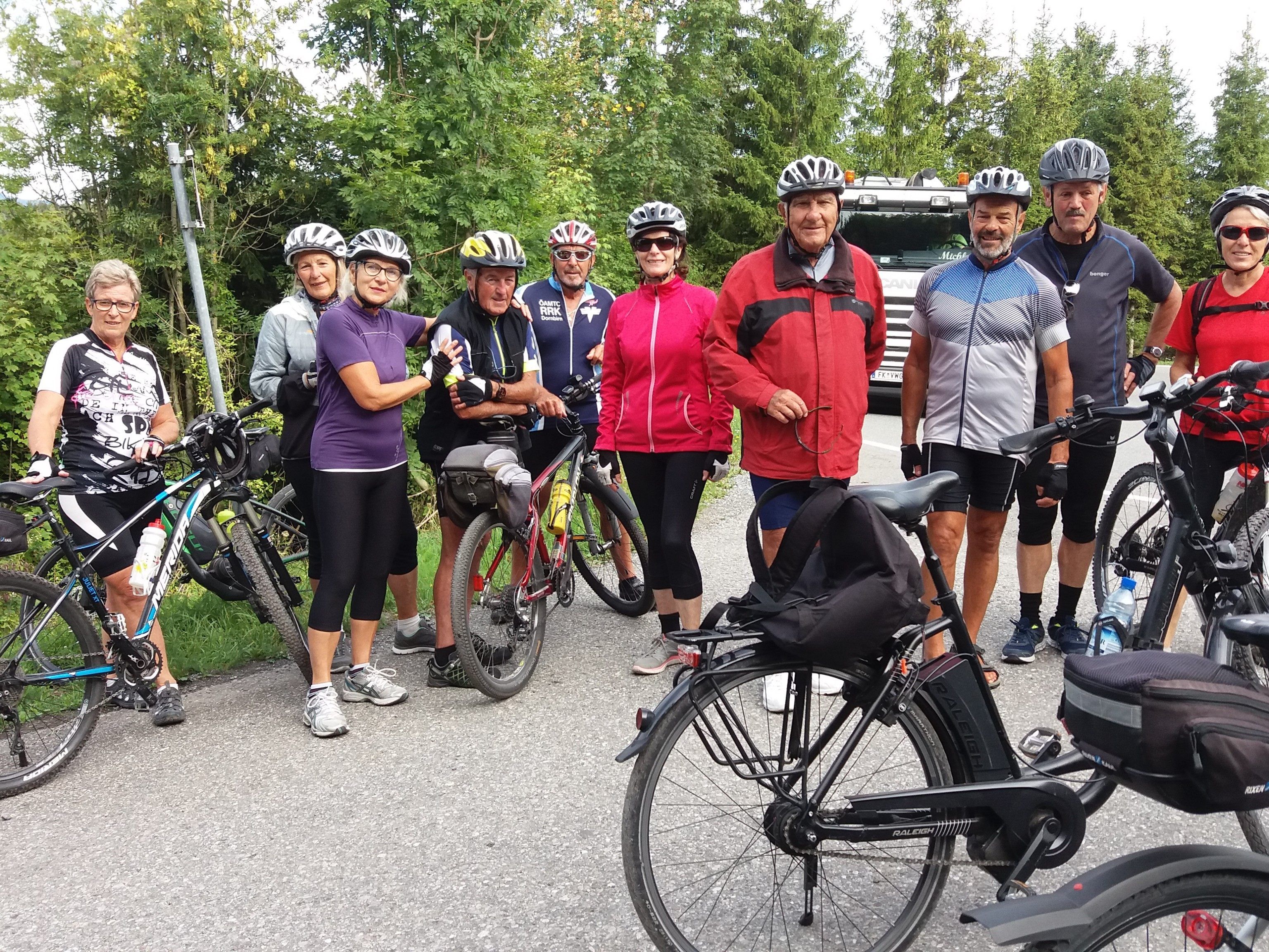 Erstmals auf reinen Forstwegen unterwegs: Radteam perpedales auf dem Weg nach Bad Laterns Erstmals auf reinen Forstwegen unterwegs: Radteam perpedales auf dem Weg nach Bad Laterns