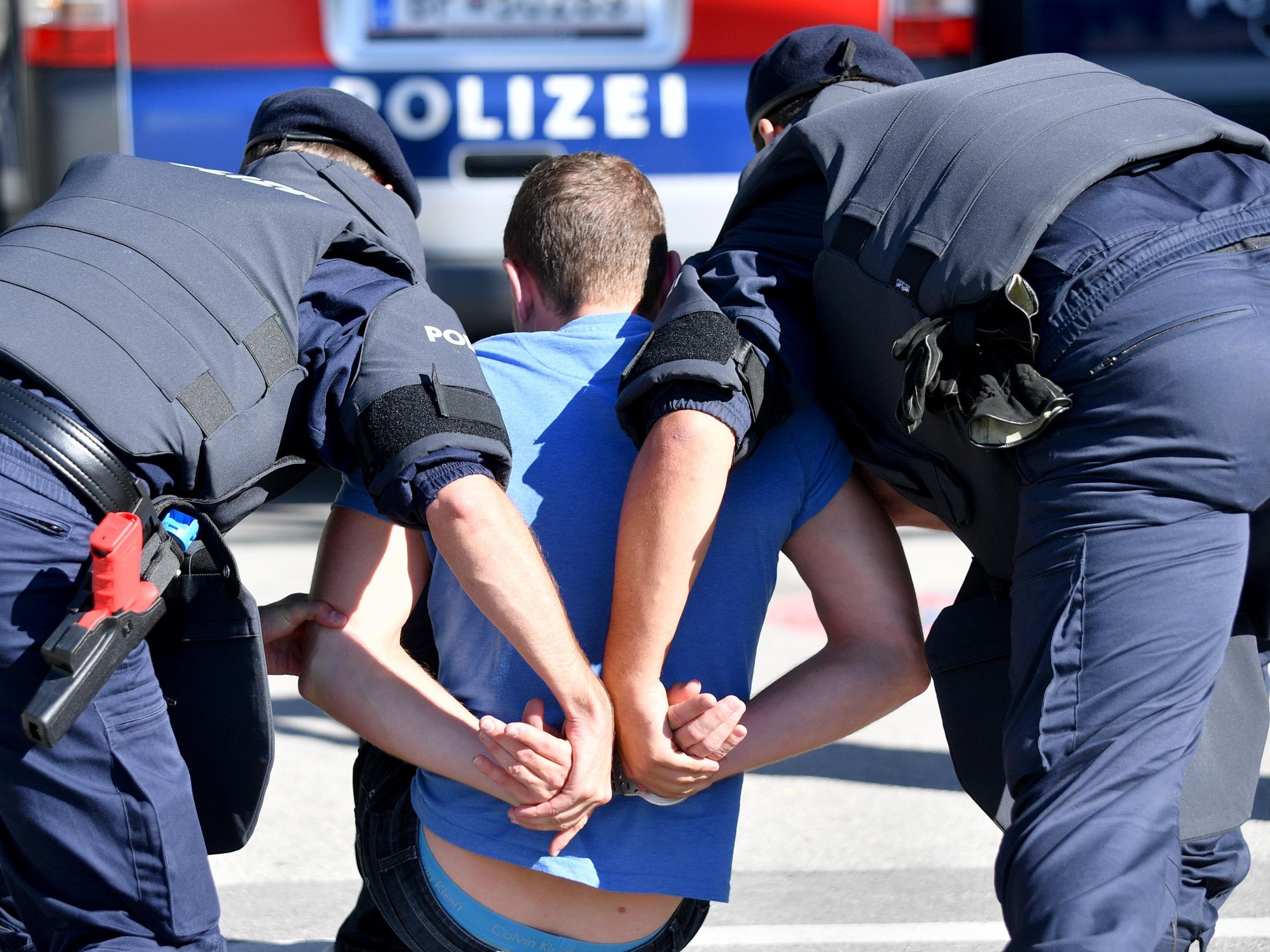 Der Mann wurde von der Polizei festgenommen, nachdem er in Wien-Margarten seinen Onkel attackierte.